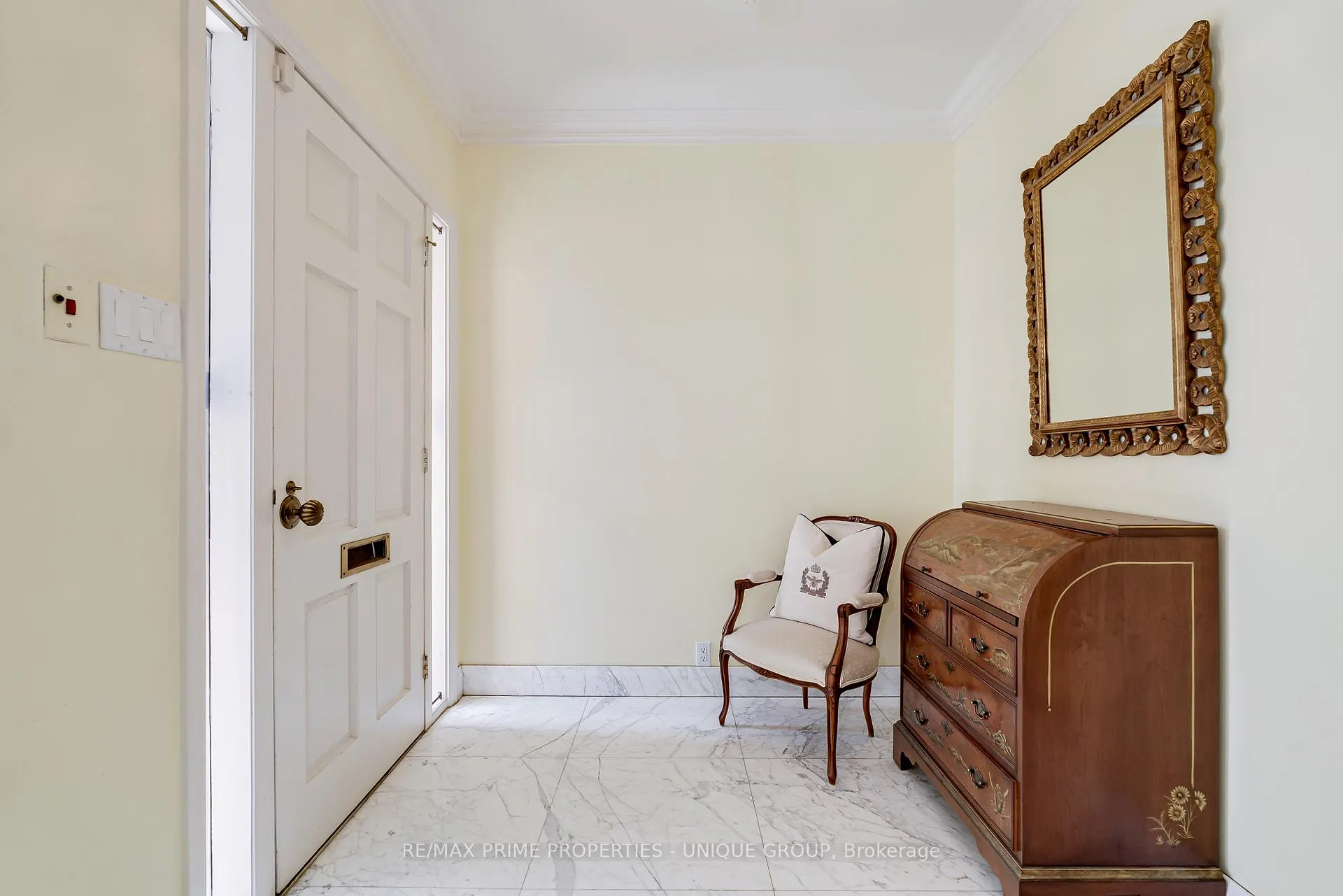 Photo 2 of 62 A Glen Road, Toronto, Rosedale-Moore Park — HOMEH
