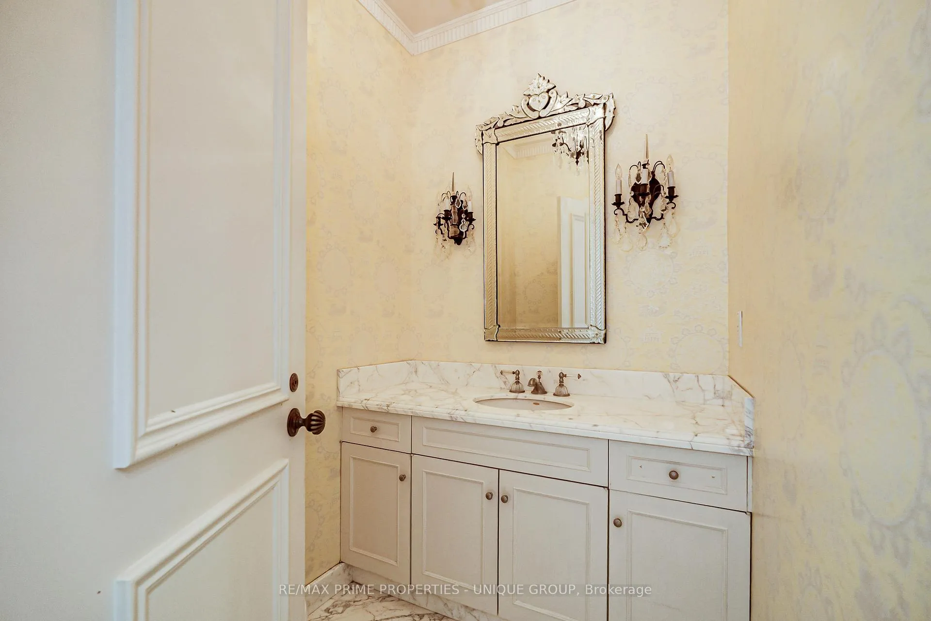 Photo 14 of 62 A Glen Road, Toronto, Rosedale-Moore Park — HOMEH