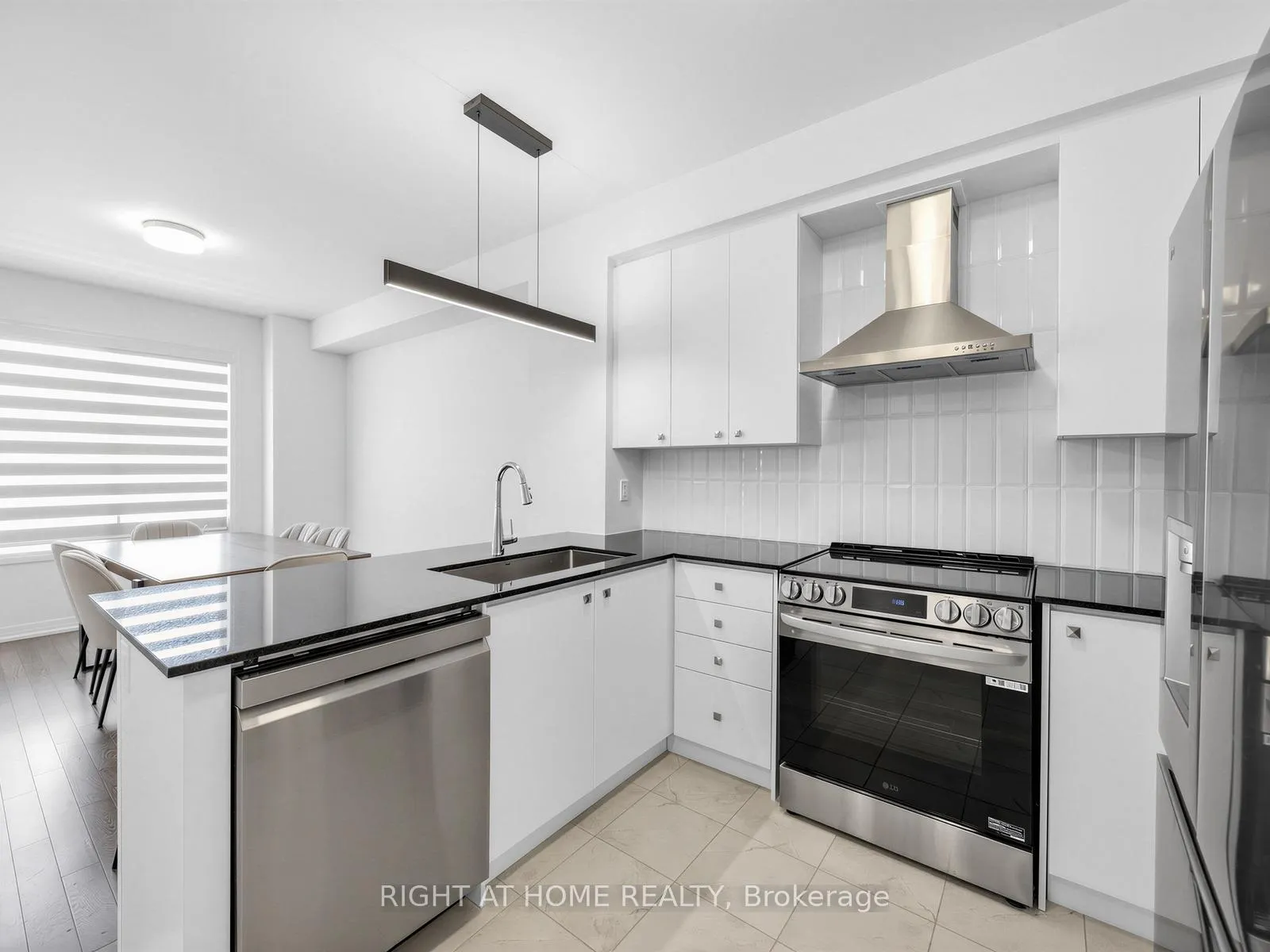 Photo 6 of 96 coolhurst Avenue, Brampton, Northwest Brampton — HOMEH