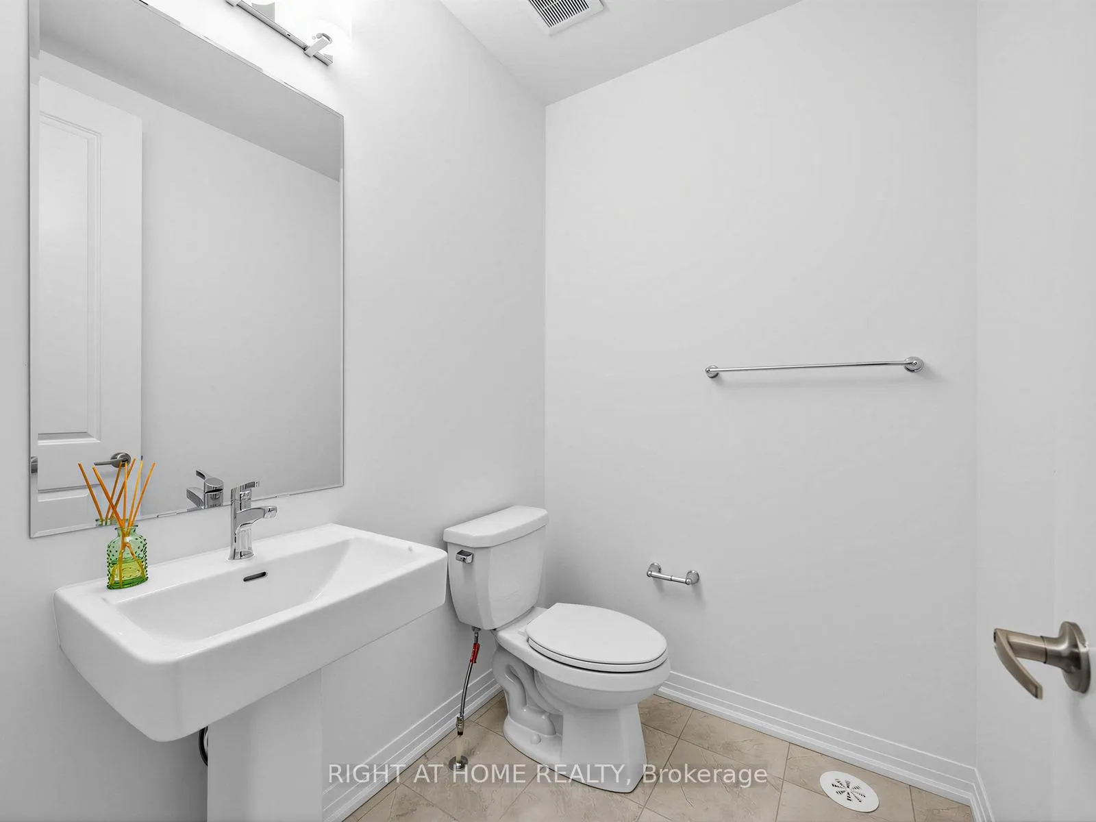 Photo 7 of 96 coolhurst Avenue, Brampton, Northwest Brampton — HOMEH