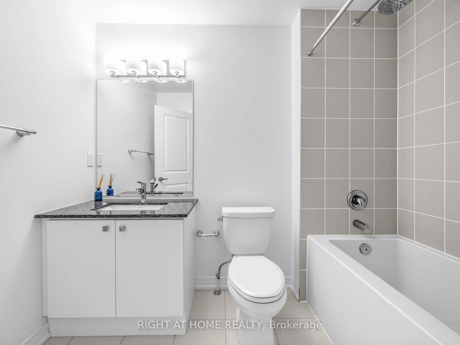 Photo 13 of 96 coolhurst Avenue, Brampton, Northwest Brampton — HOMEH