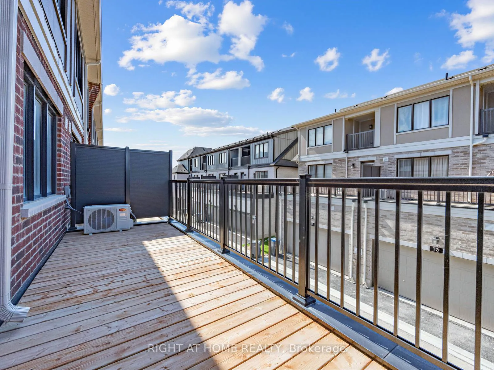 Photo 15 of 96 coolhurst Avenue, Brampton, Northwest Brampton — HOMEH