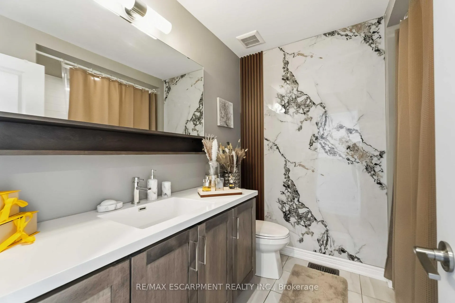Photo 37 of Unit 106, 1890 Rymal Road E, Hamilton, Rural Glanbrook — HOMEH