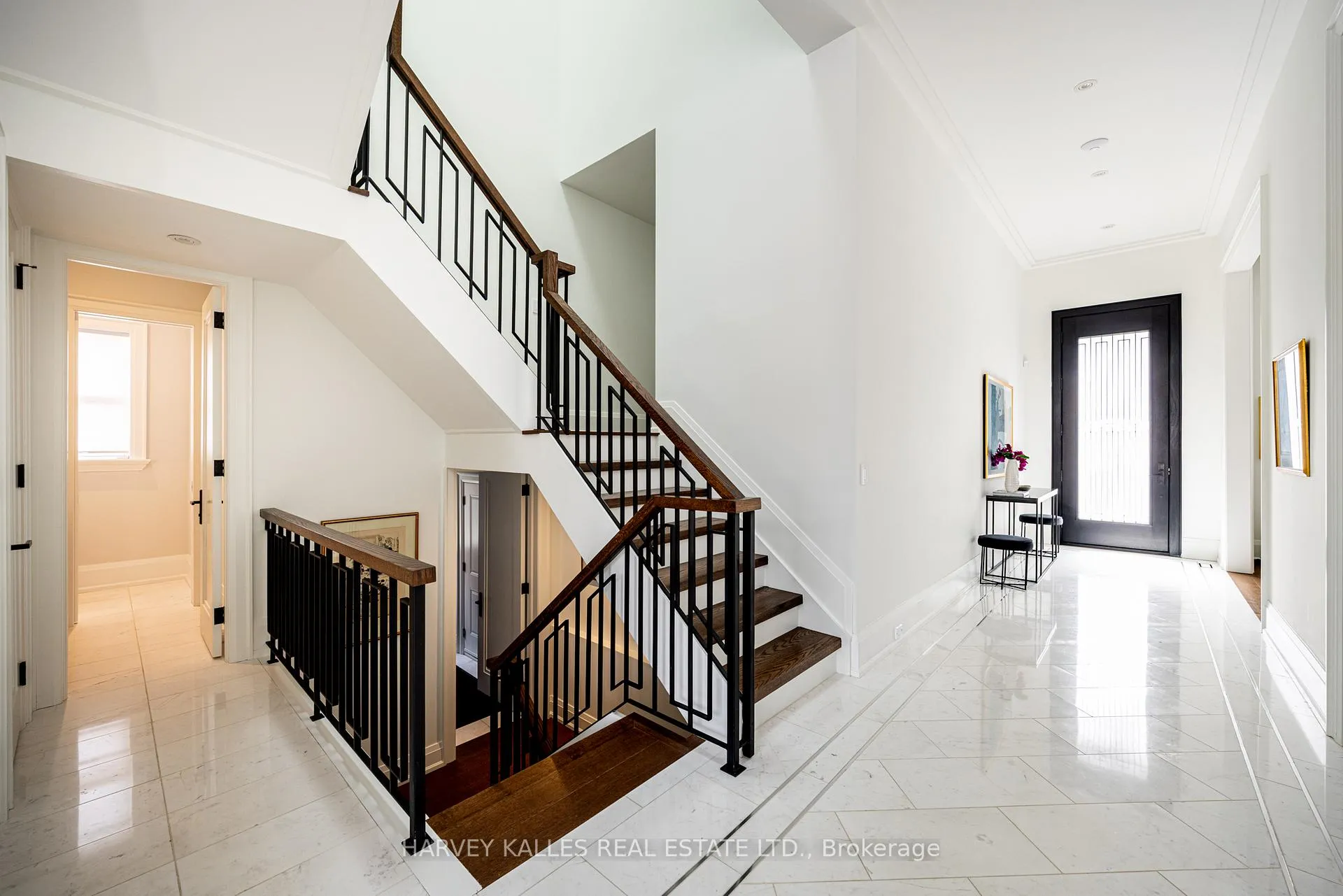 Photo 2 of 264 Cortleigh Boulevard, Toronto, Lawrence Park South — HOMEH