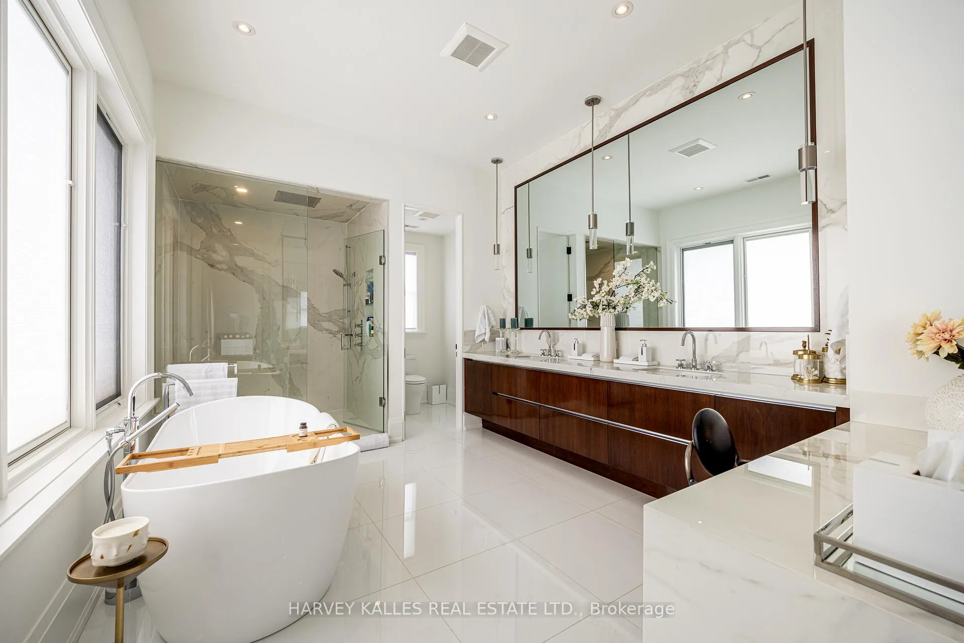 Photo 25 of 264 Cortleigh Boulevard, Toronto, Lawrence Park South — HOMEH