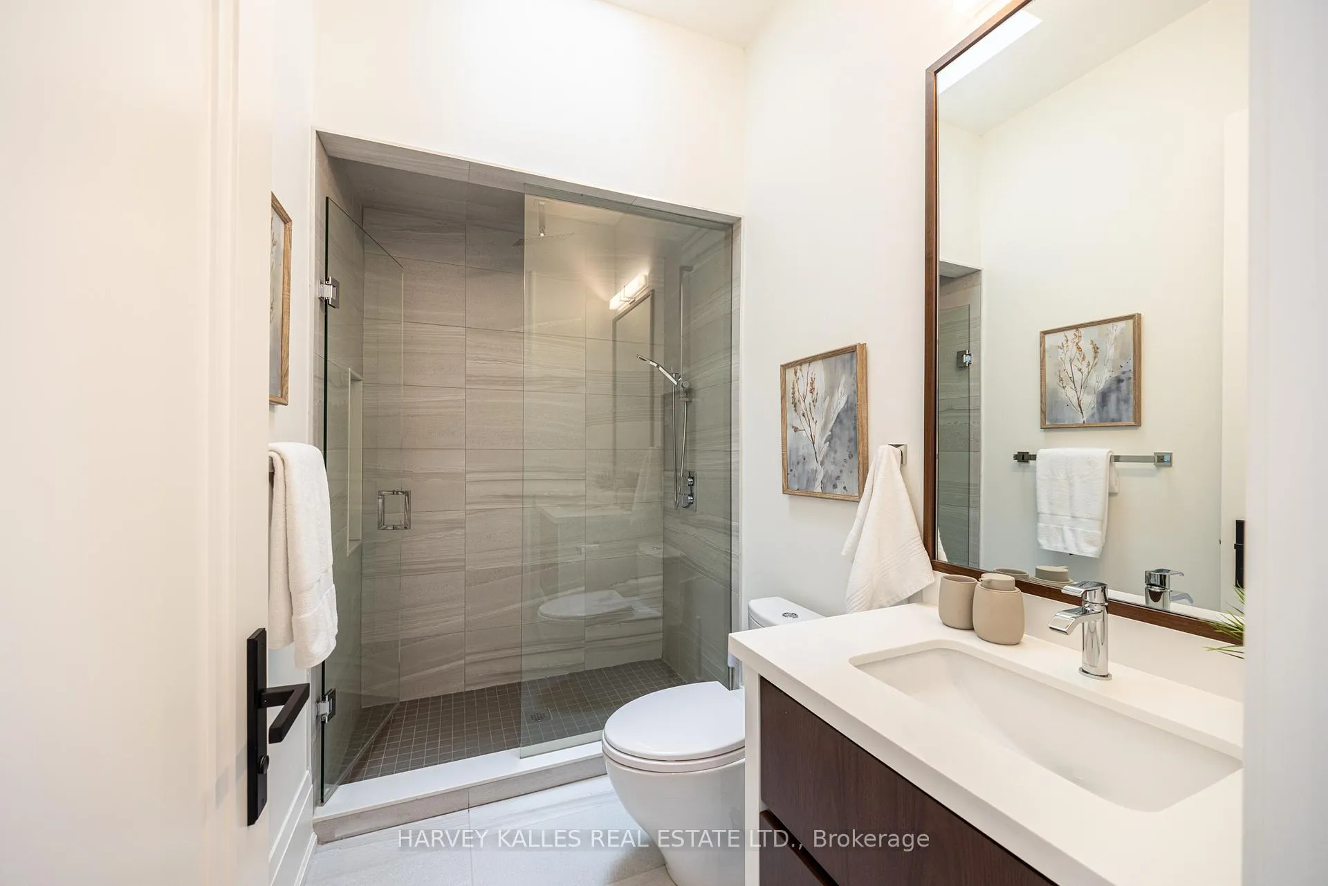 Photo 31 of 264 Cortleigh Boulevard, Toronto, Lawrence Park South — HOMEH
