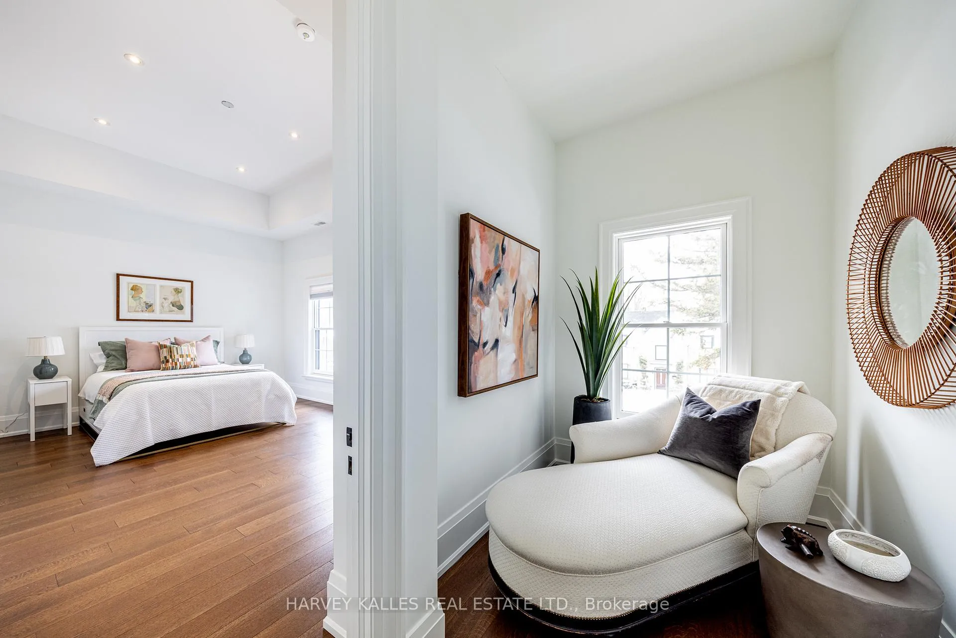Photo 34 of 264 Cortleigh Boulevard, Toronto, Lawrence Park South — HOMEH