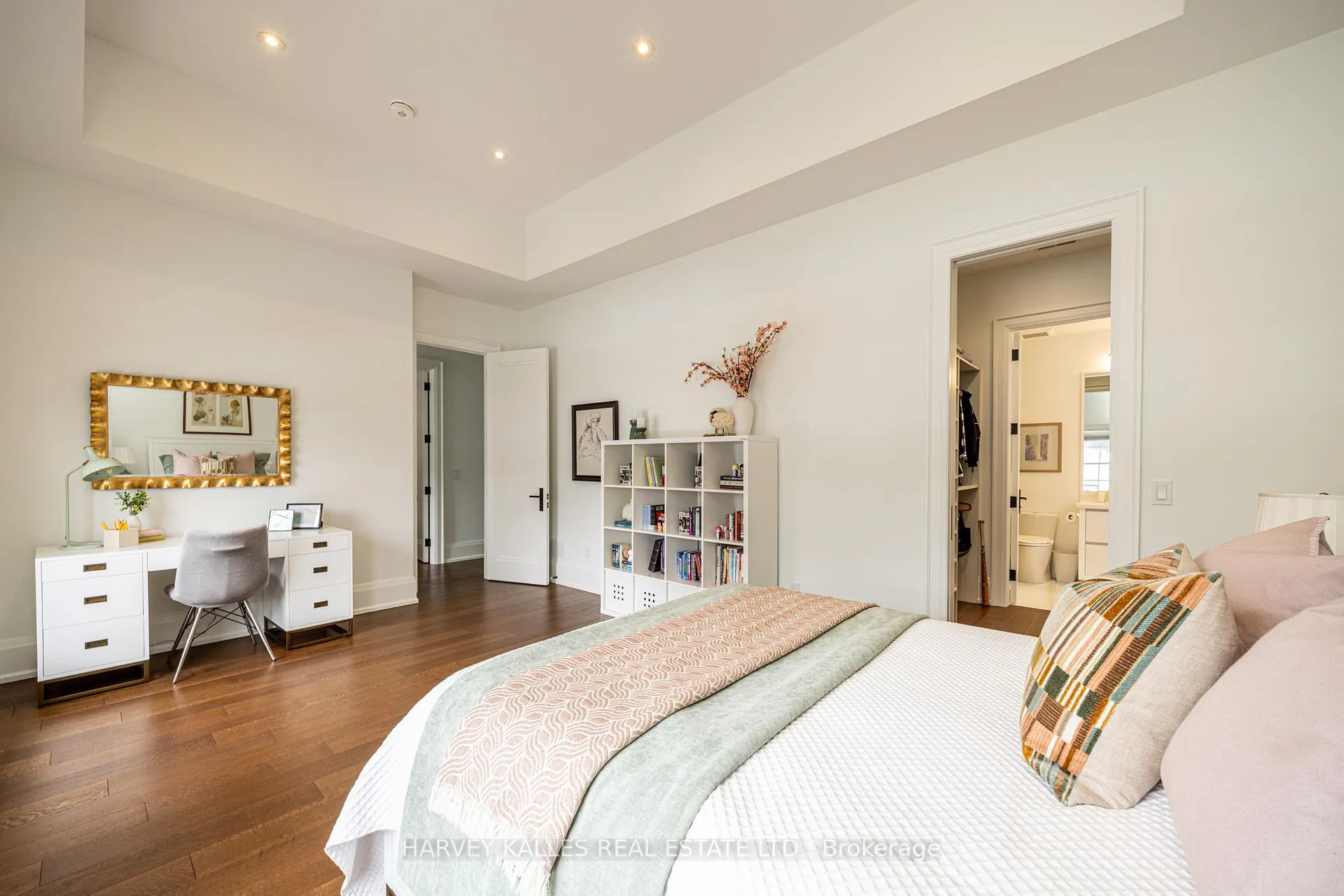 Photo 36 of 264 Cortleigh Boulevard, Toronto, Lawrence Park South — HOMEH