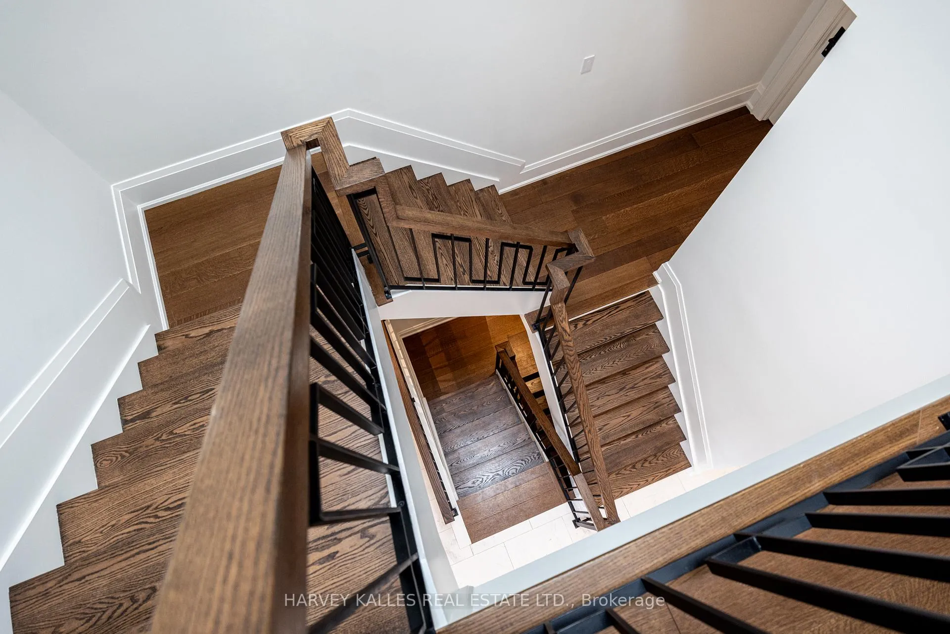 Photo 38 of 264 Cortleigh Boulevard, Toronto, Lawrence Park South — HOMEH