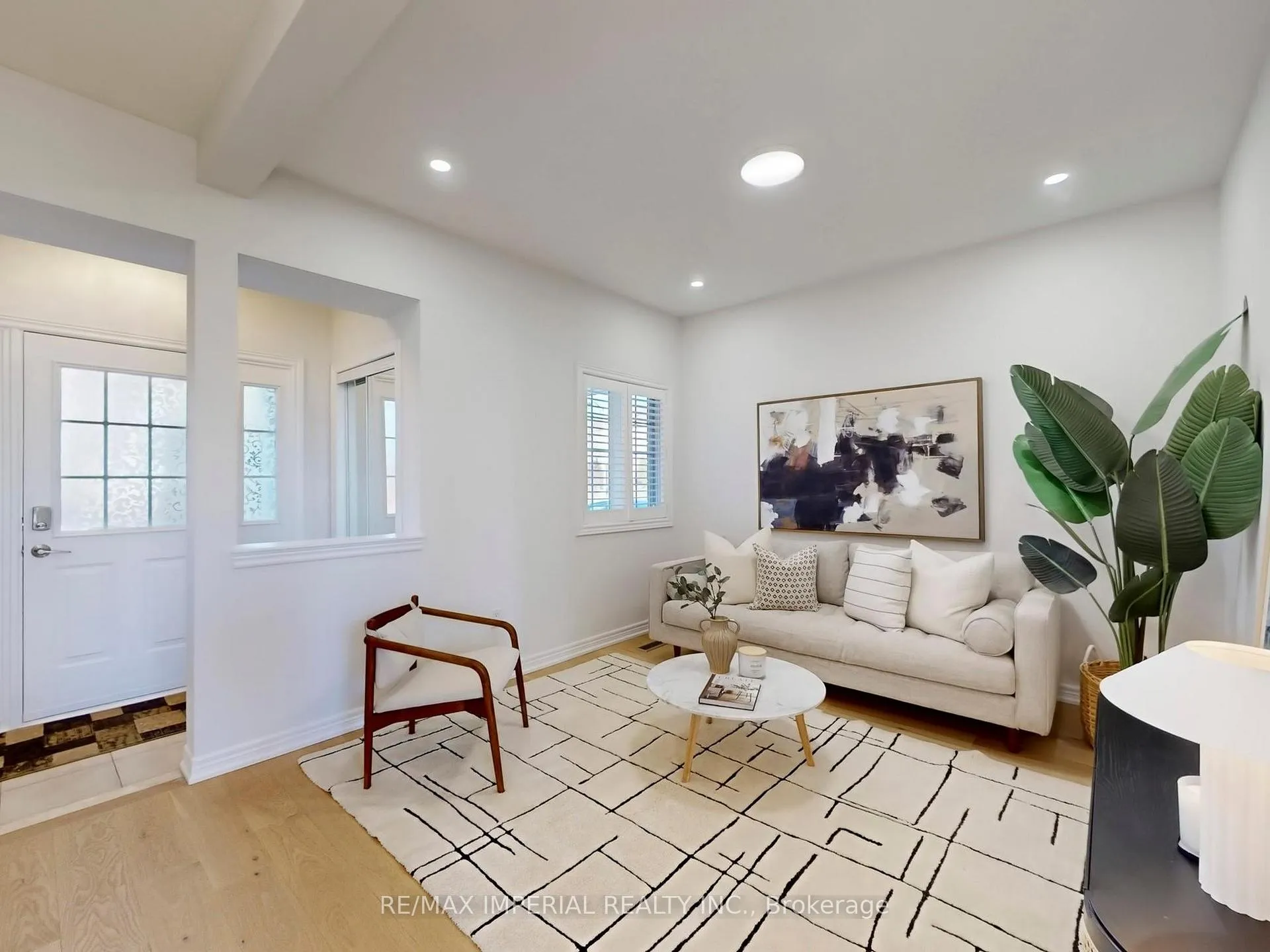 Photo 6 of 117 Montebello Avenue, Vaughan, Sonoma Heights — HOMEH