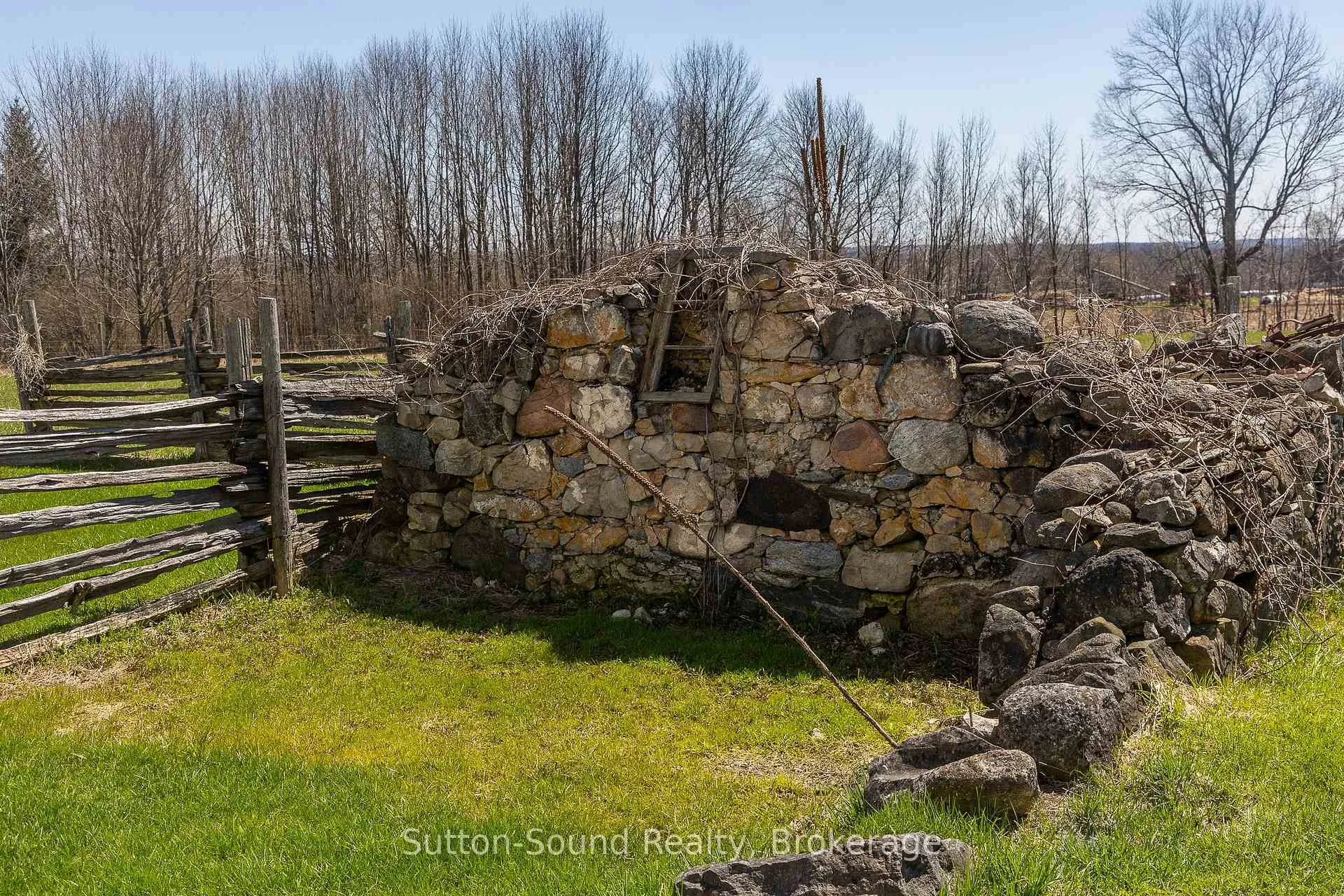 Photo 4 of 396669 2 Concession, Chatsworth — HOMEH