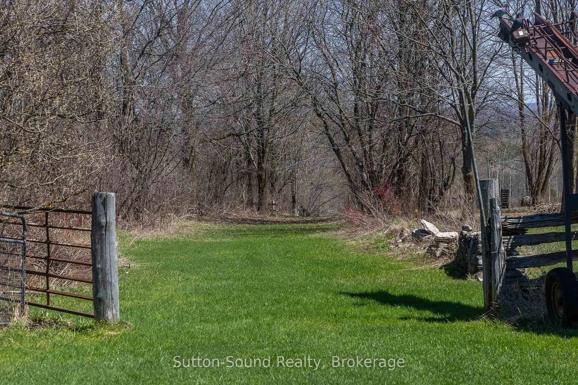 Photo 5 of 396669 2 Concession, Chatsworth — HOMEH