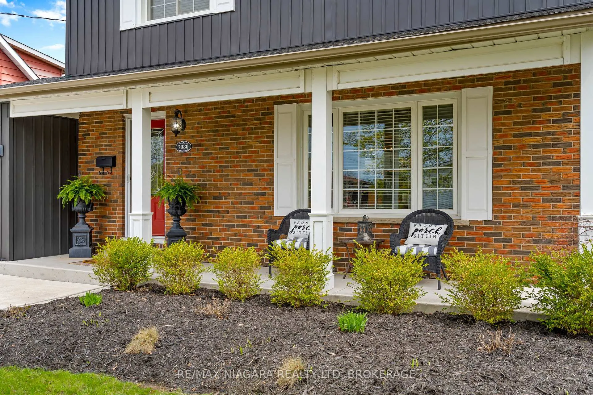 Photo 3 of 7080 Adams Avenue, Niagara Falls, Arad/Fallsview — HOMEH
