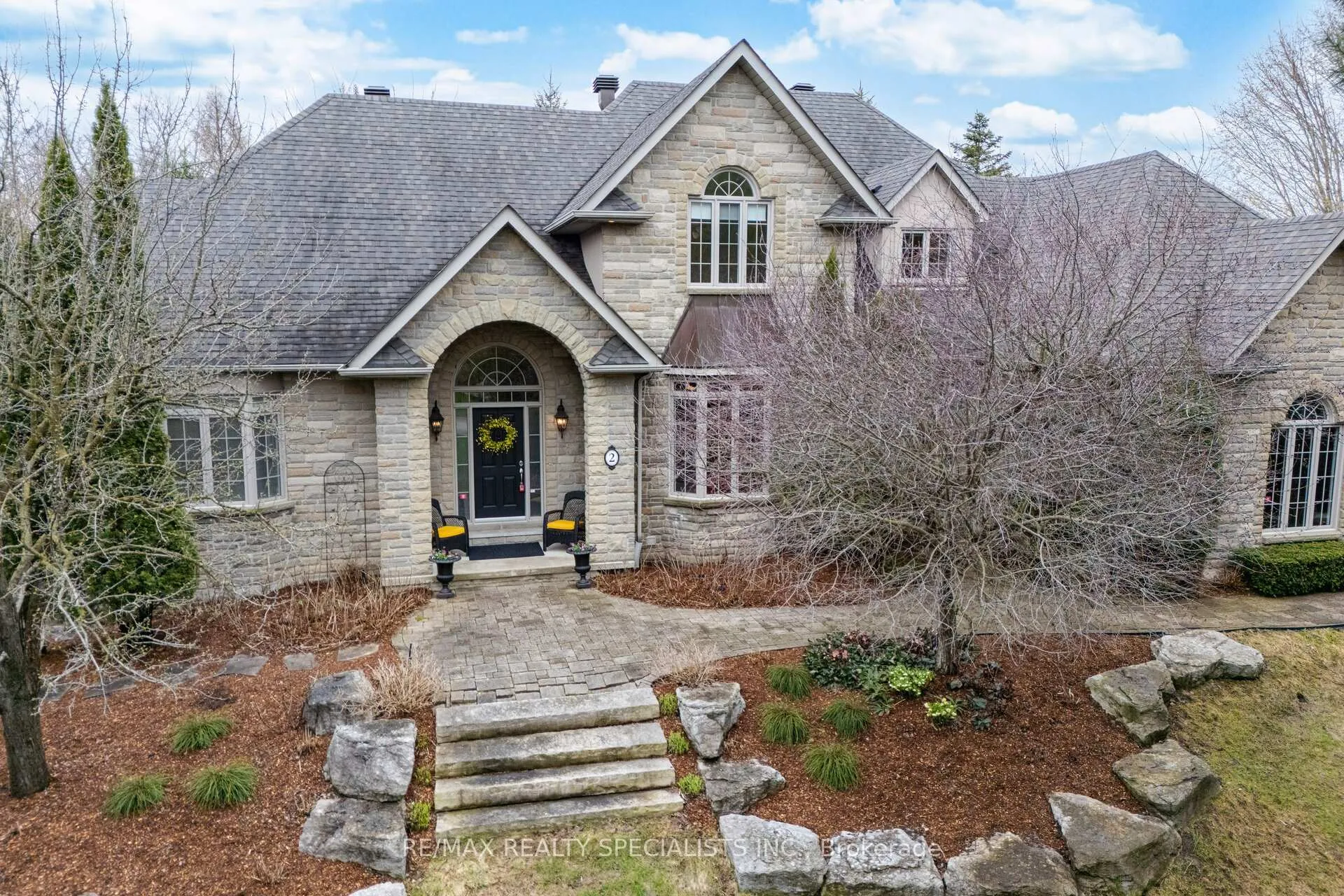 Photo 8 of 2 Valley Hill Drive, Caledon, Palgrave — HOMEH