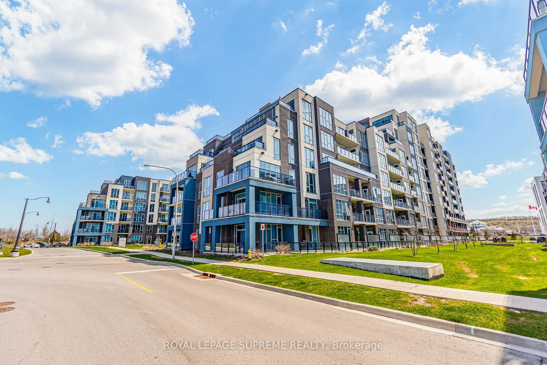 Photo 4 of Unit 639, 16 Concord Place, Grimsby, Grimsby Beach — HOMEH