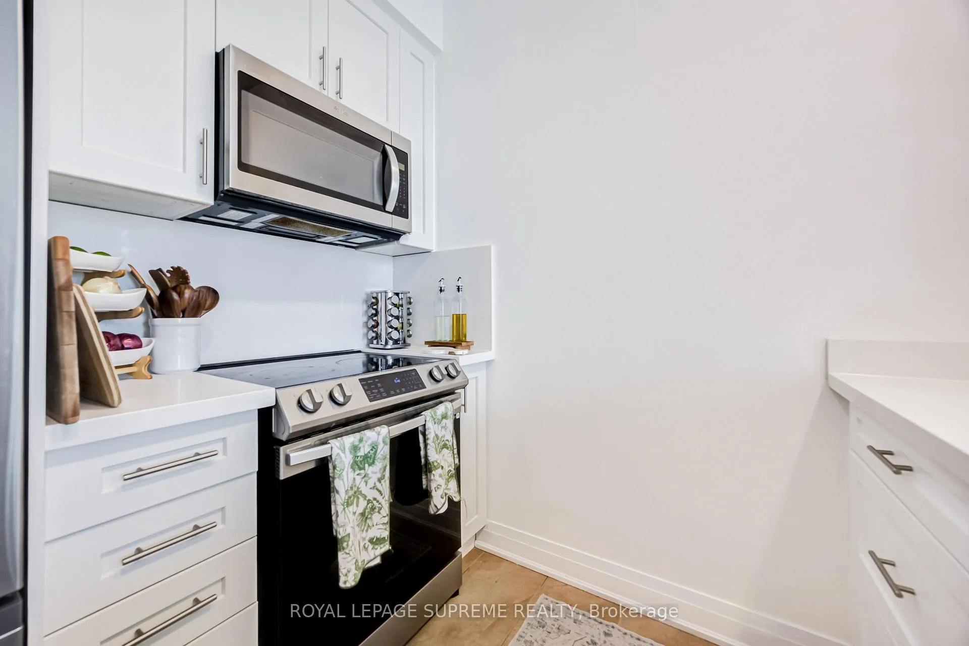 Photo 12 of Unit 639, 16 Concord Place, Grimsby, Grimsby Beach — HOMEH