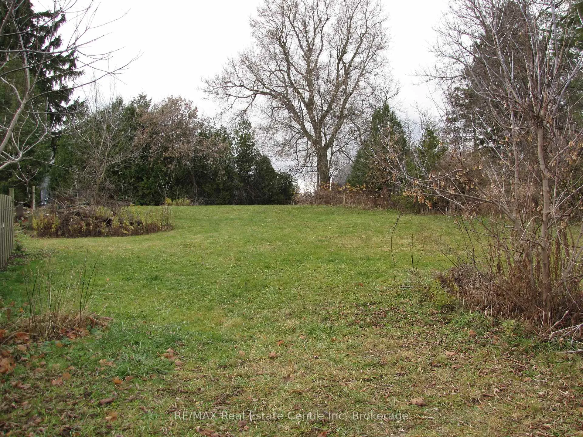 Photo 2 of 11008 First Line, Milton, Moffat — HOMEH