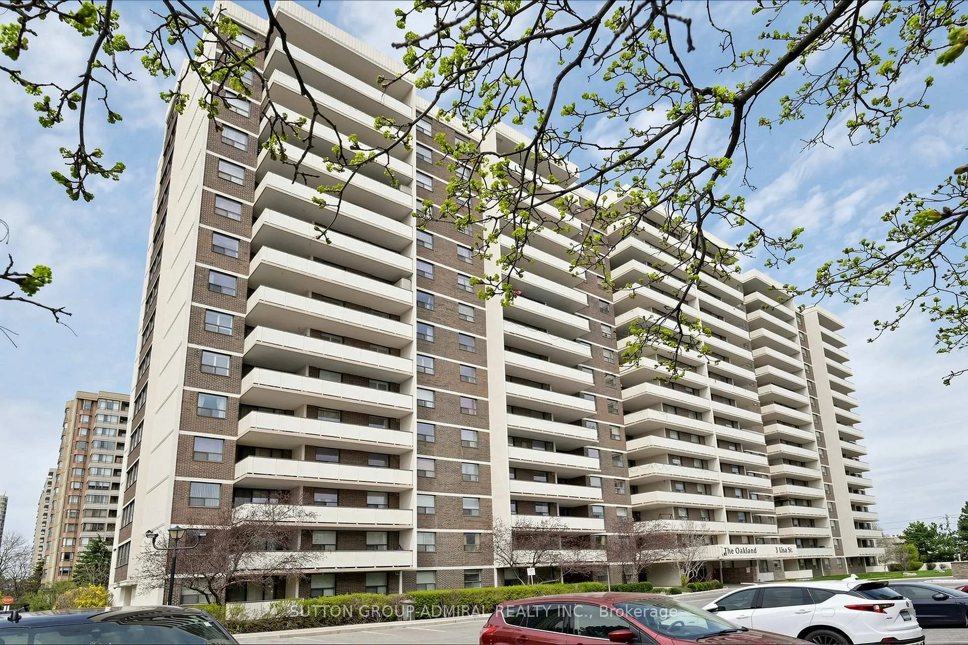 Front of Unit 910, 3 Lisa Street