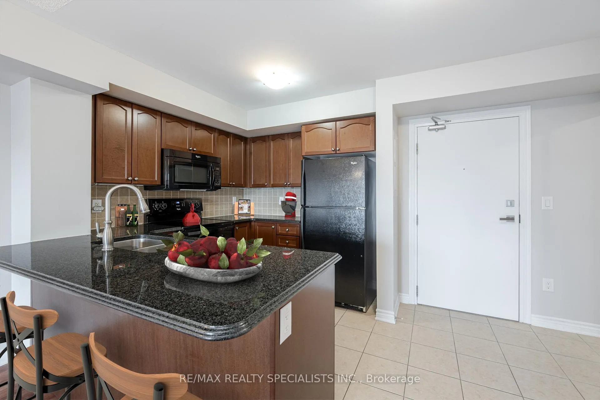 Photo 4 of Unit 411, 1005 Nadalin Heights, Milton, Willmott — HOMEH
