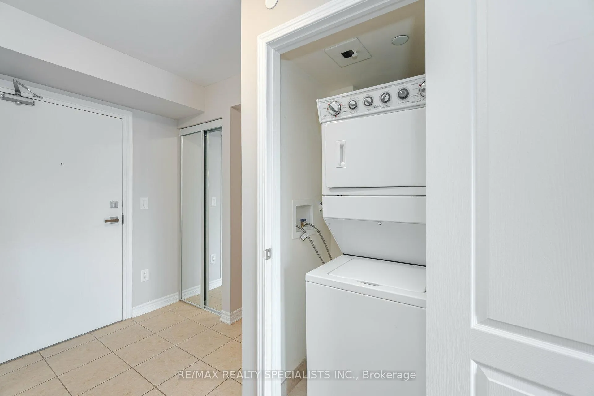 Photo 9 of Unit 411, 1005 Nadalin Heights, Milton, Willmott — HOMEH