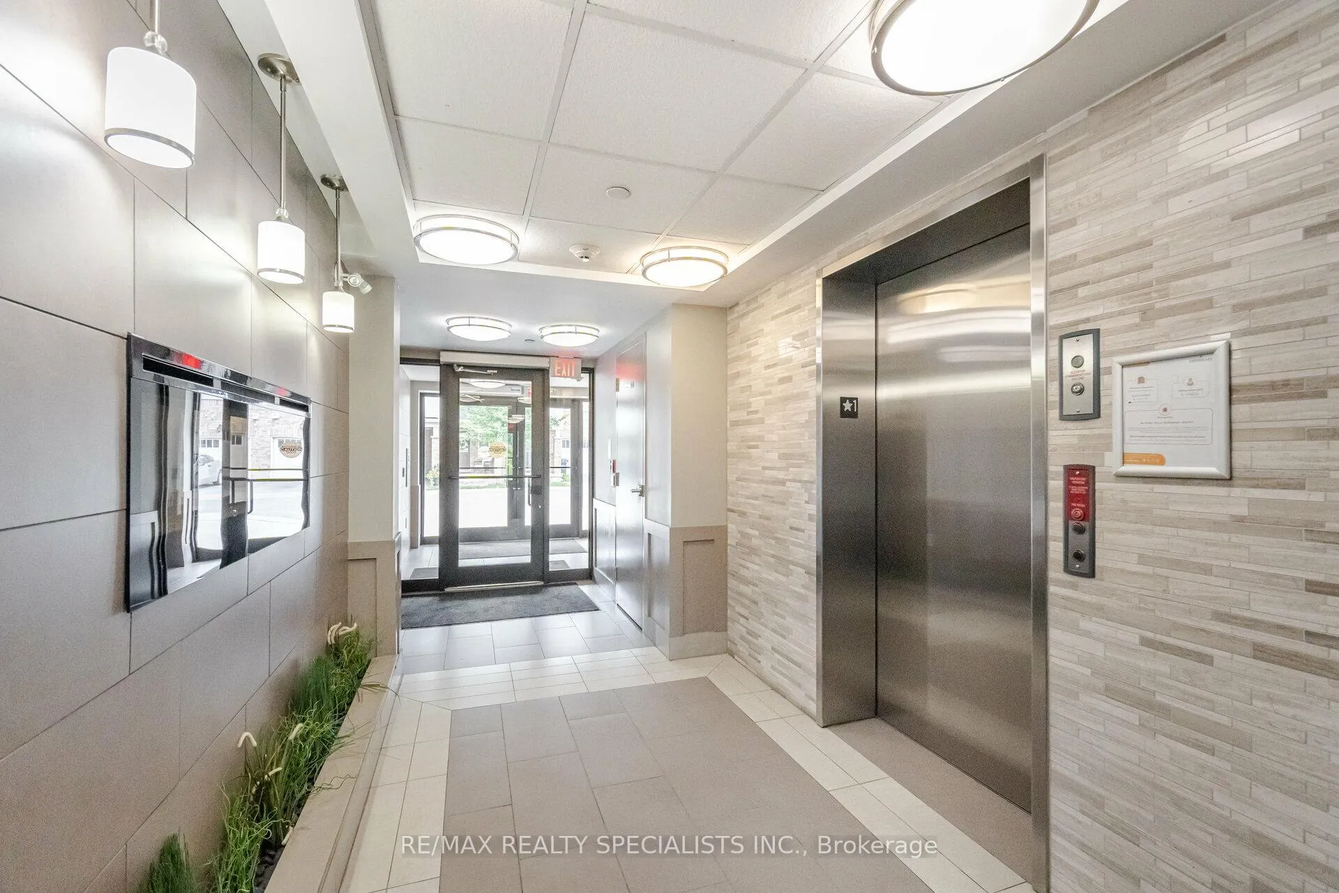 Photo 12 of Unit 411, 1005 Nadalin Heights, Milton, Willmott — HOMEH