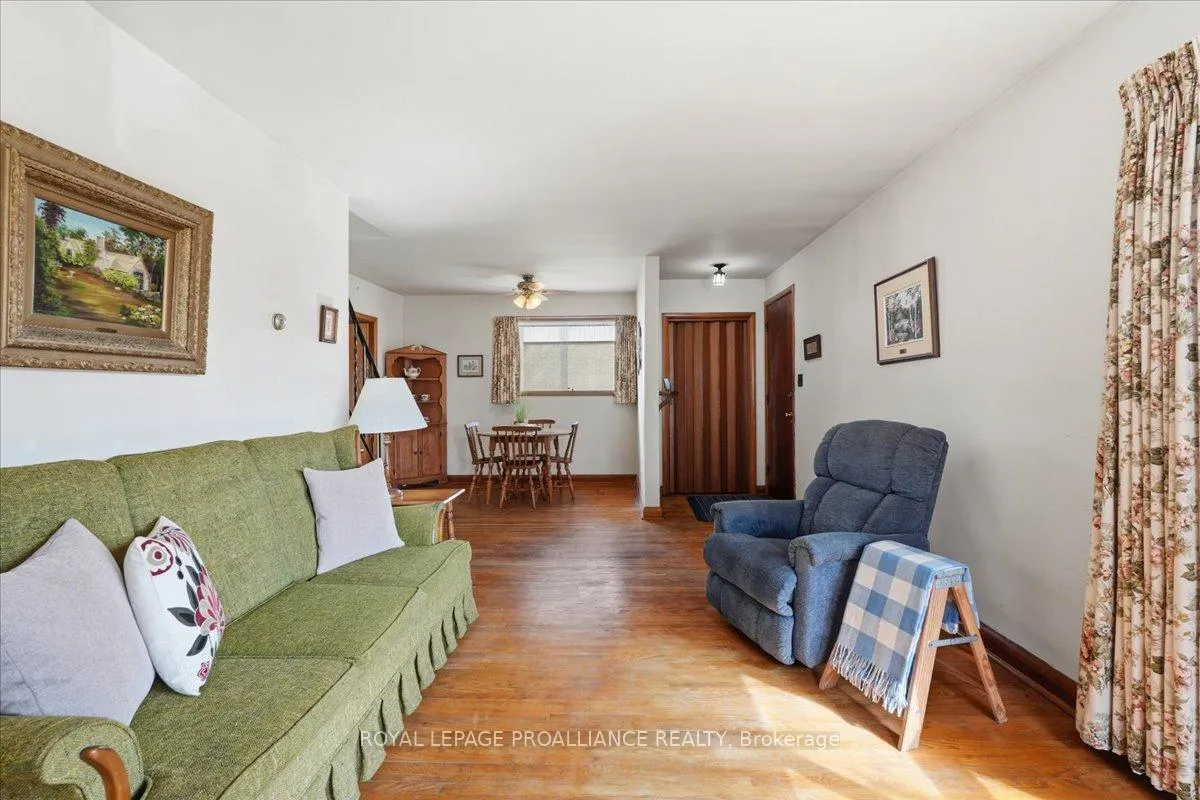 Photo 6 of 30 Lambert Drive, Belleville, Belleville Ward — HOMEH