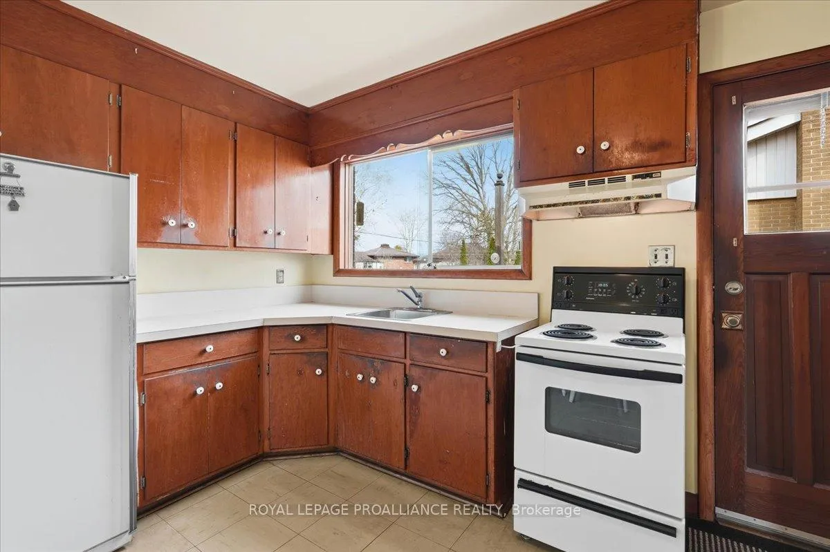 Photo 14 of 30 Lambert Drive, Belleville, Belleville Ward — HOMEH