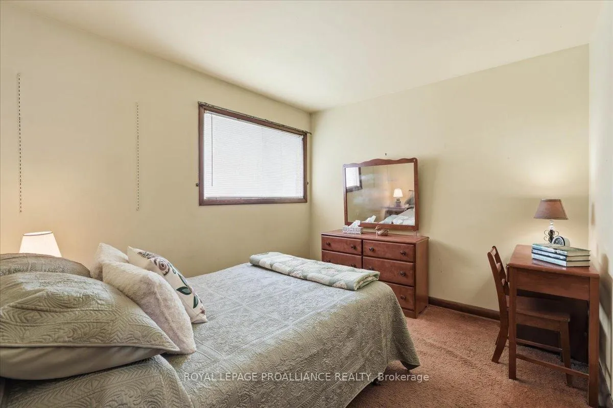 Photo 19 of 30 Lambert Drive, Belleville, Belleville Ward — HOMEH