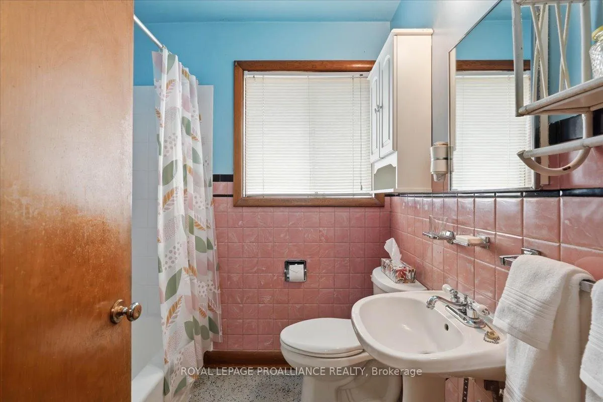 Photo 21 of 30 Lambert Drive, Belleville, Belleville Ward — HOMEH