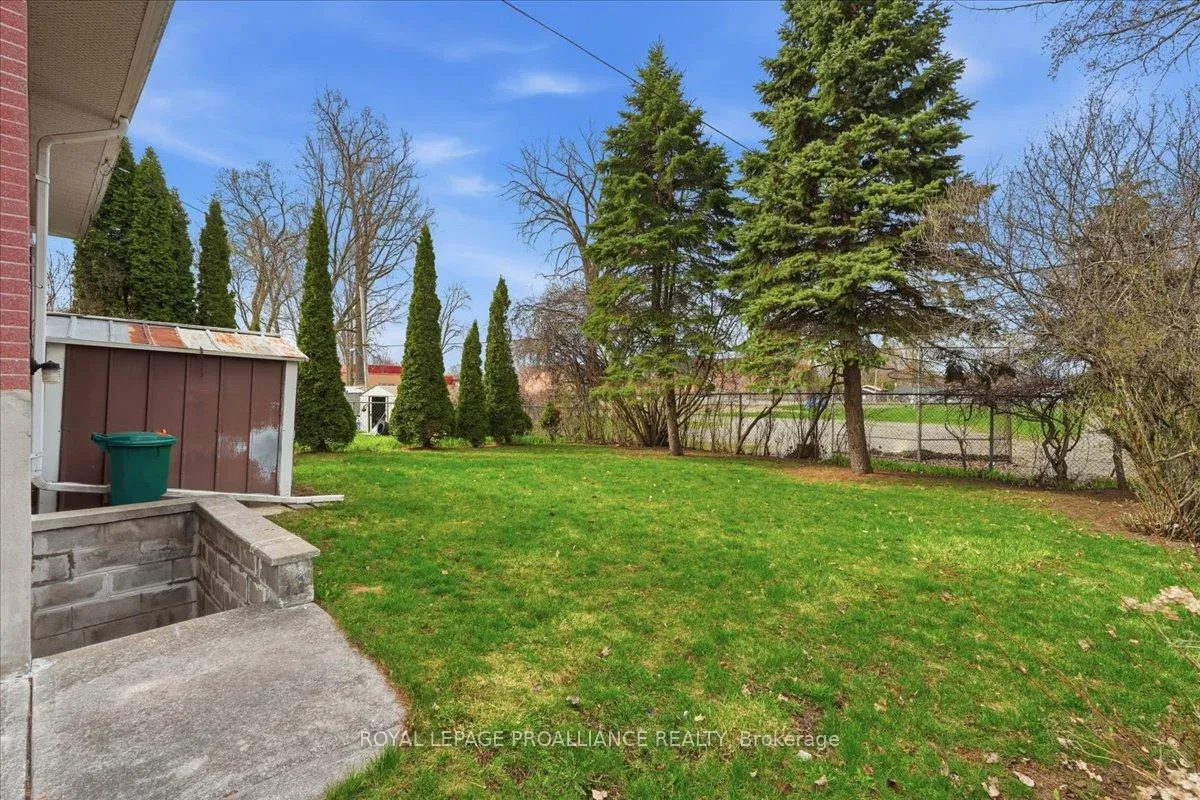 Photo 26 of 30 Lambert Drive, Belleville, Belleville Ward — HOMEH