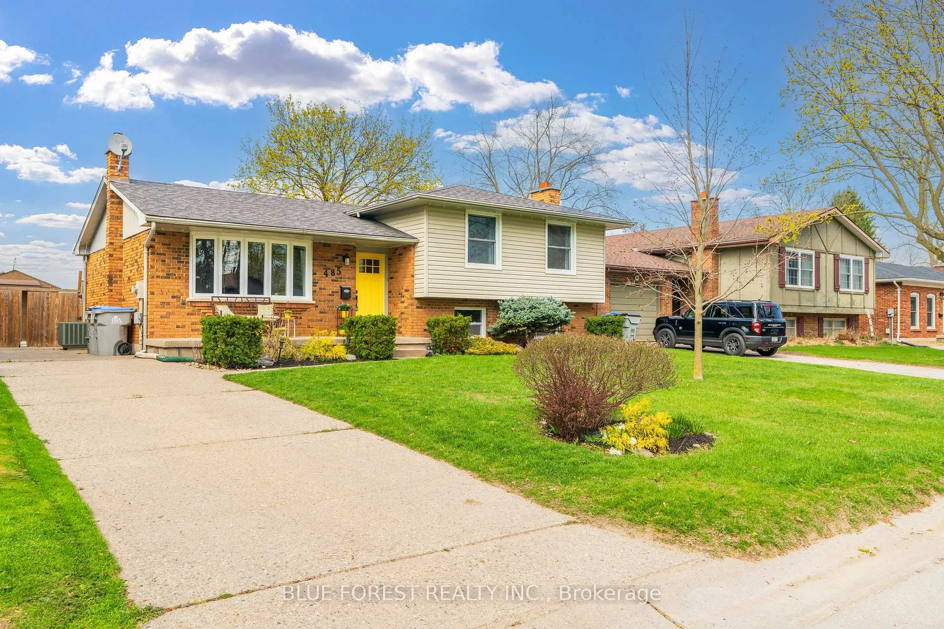 Photo 3 of 485 Maple Street, Strathroy-Caradoc, NW — HOMEH