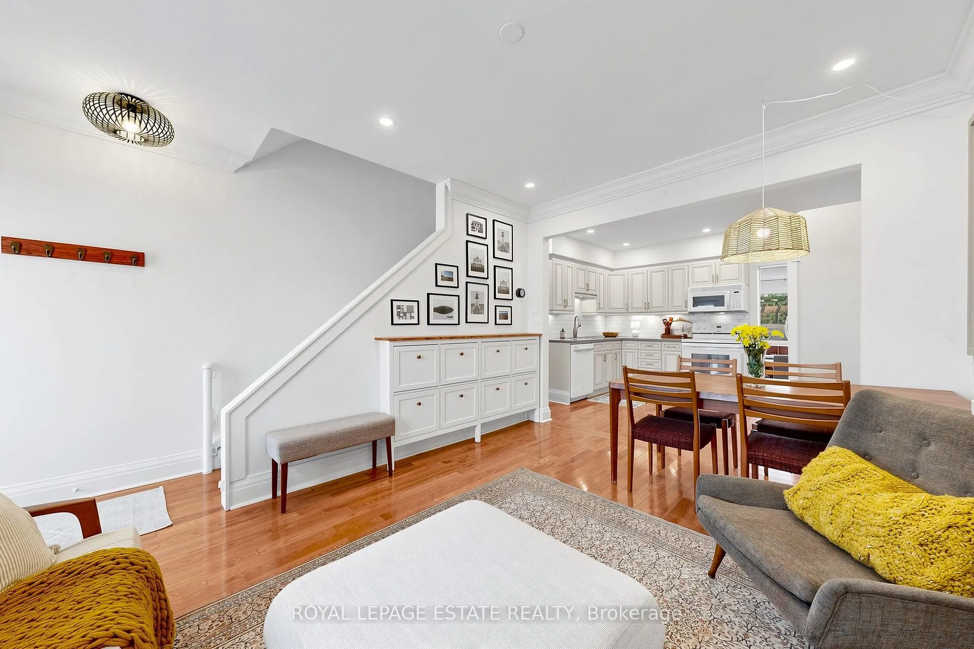Photo 6 of 823 Sammon Avenue, Toronto, Danforth Village-East York — HOMEH