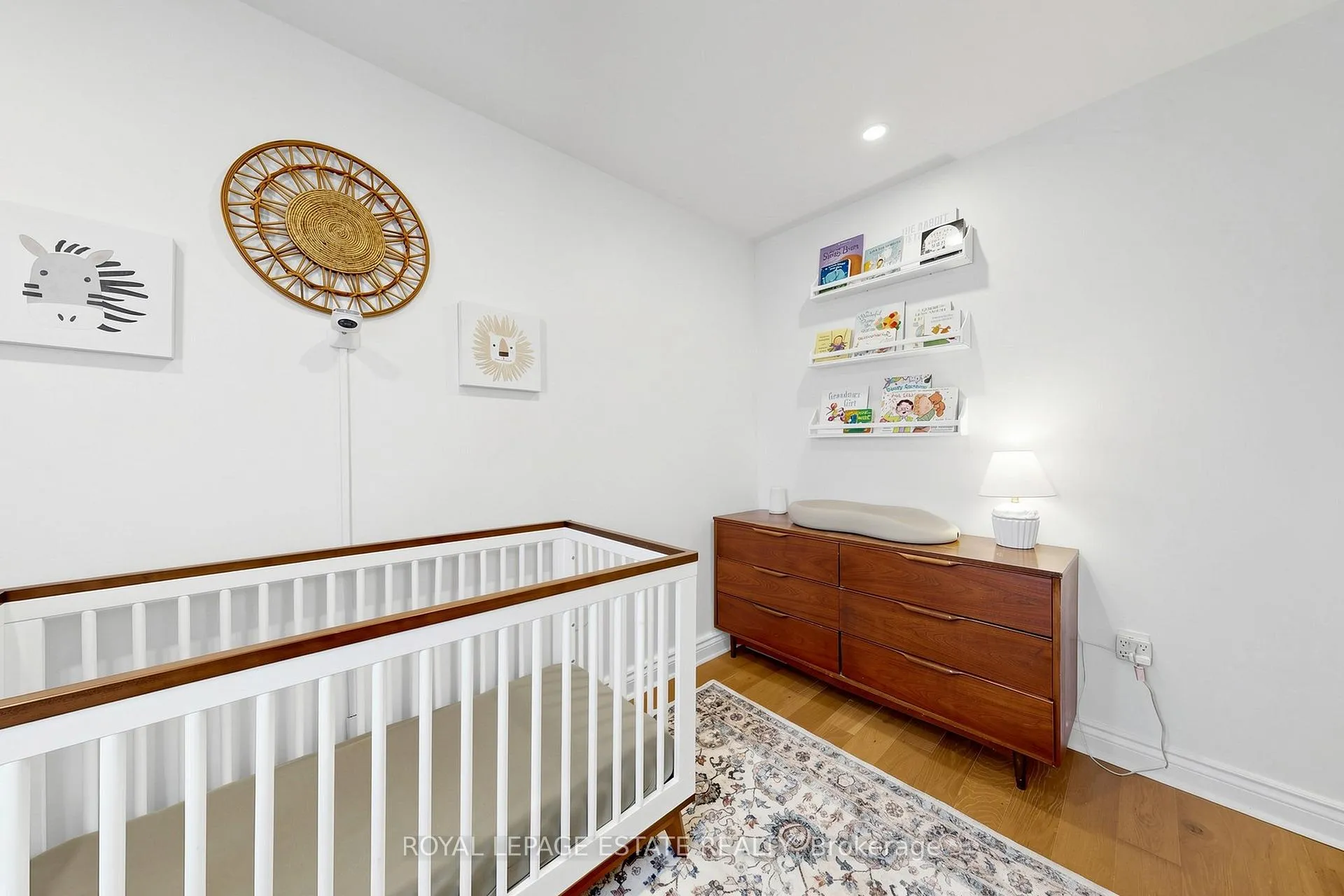 Photo 20 of 823 Sammon Avenue, Toronto, Danforth Village-East York — HOMEH