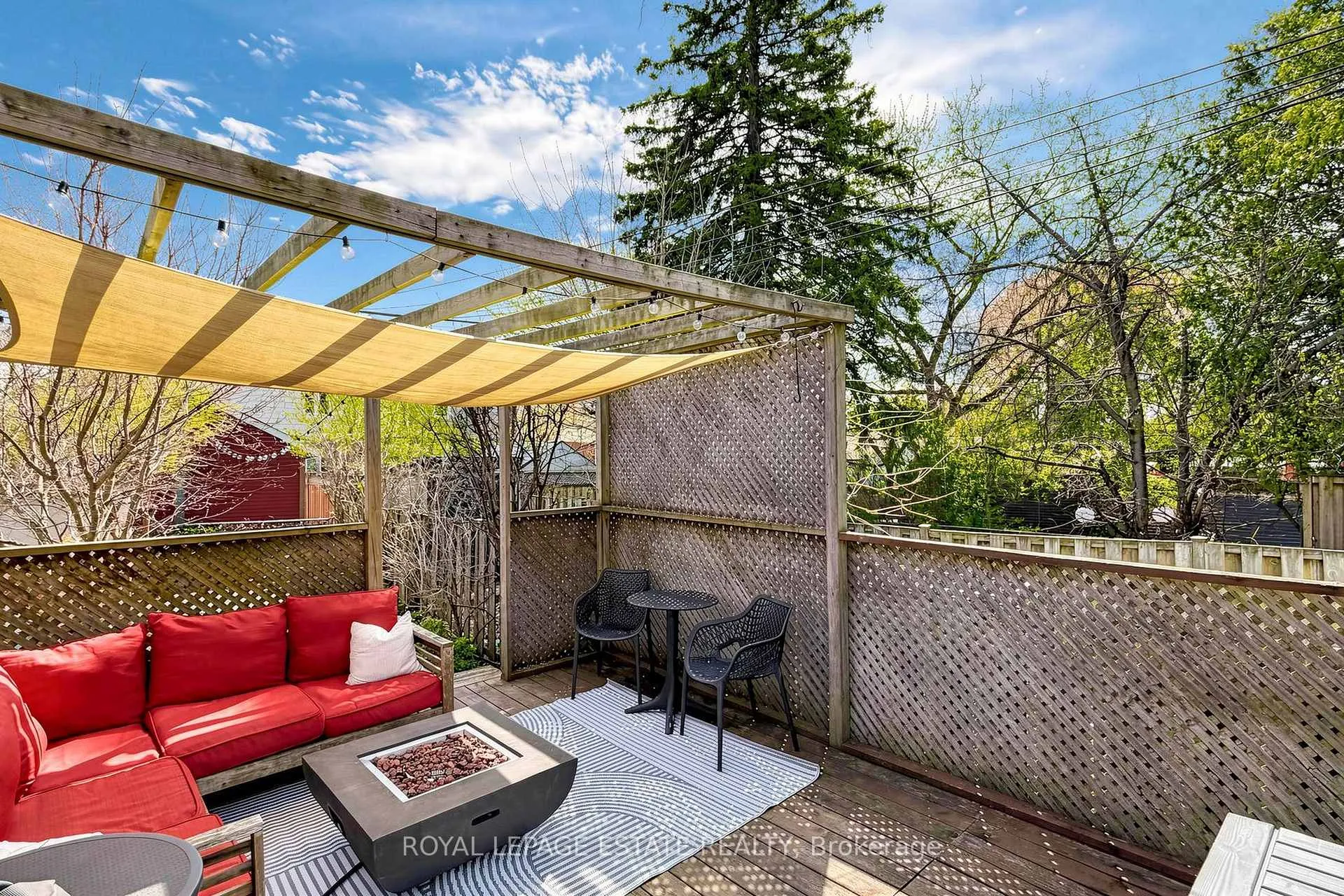 Photo 28 of 823 Sammon Avenue, Toronto, Danforth Village-East York — HOMEH
