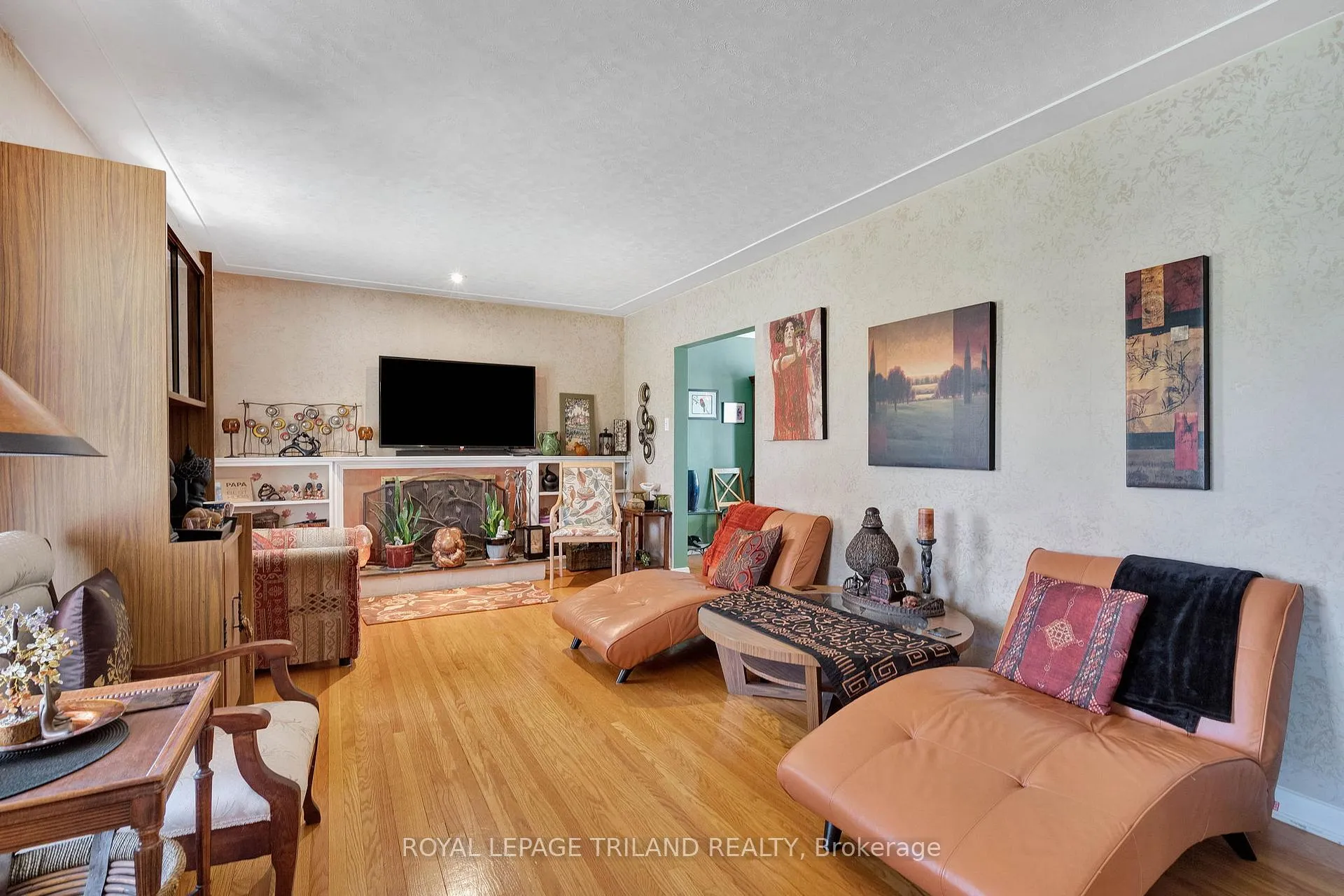 Photo 6 of 586 Middlewoods Drive, London, North J — HOMEH