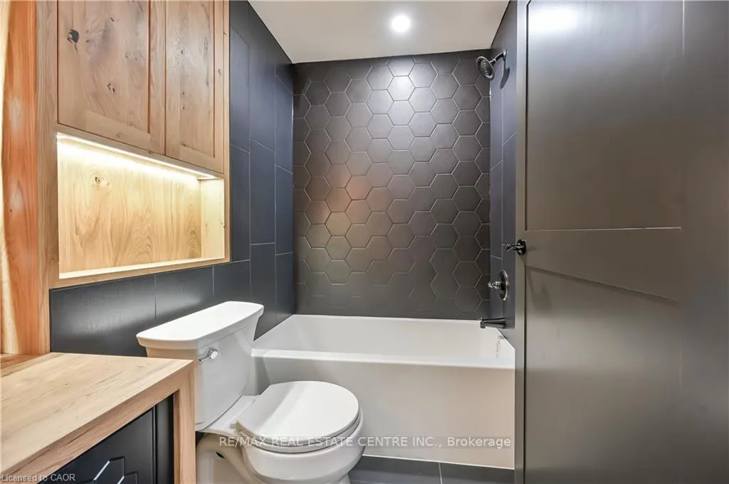 Photo 18 of Unit 3, 43 Mahony Avenue, Hamilton, Normanhurst — HOMEH