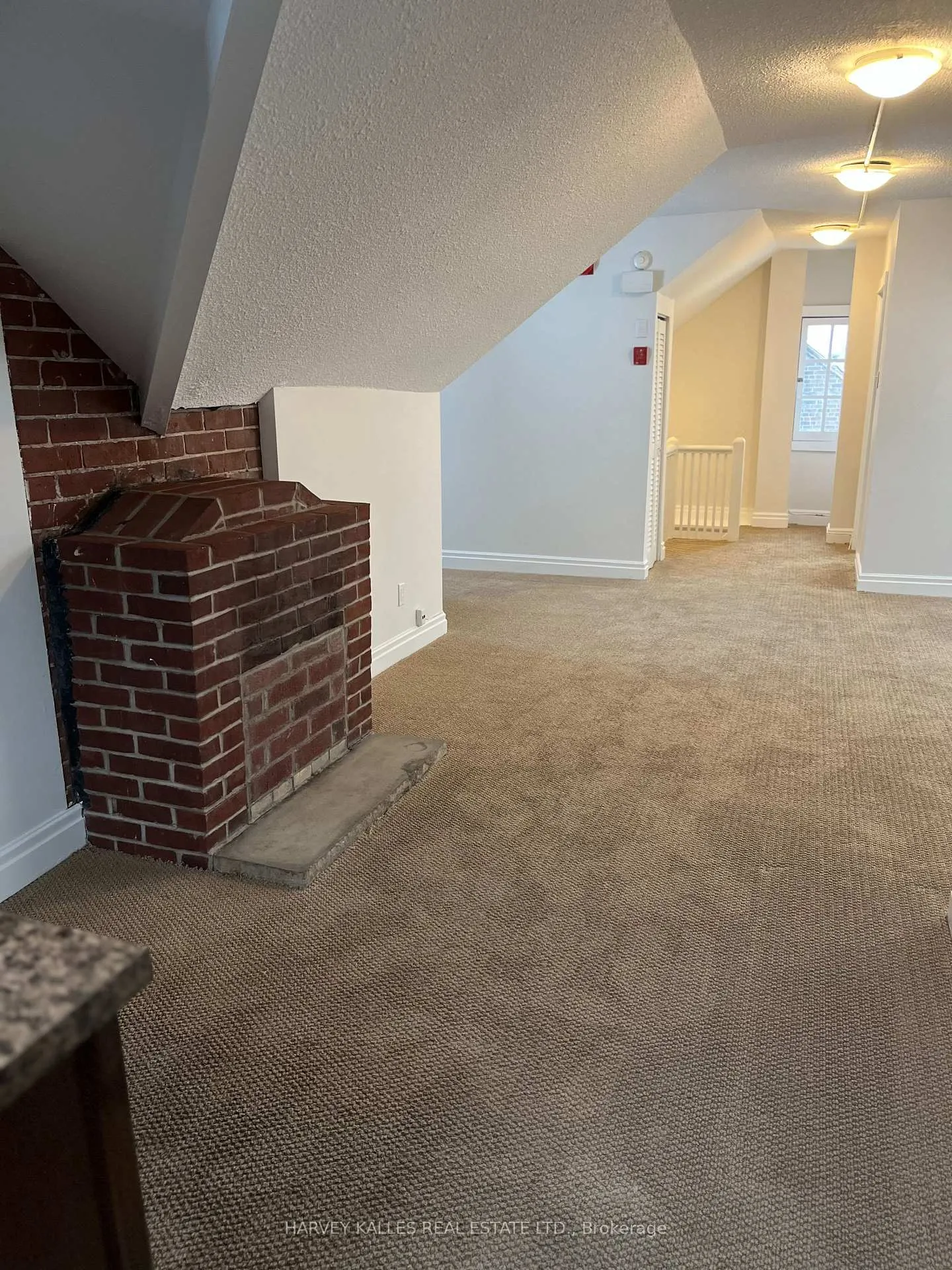 Photo 4 of Unit 3rd Floor, 440 Avenue Road, Toronto, Casa Loma — HOMEH