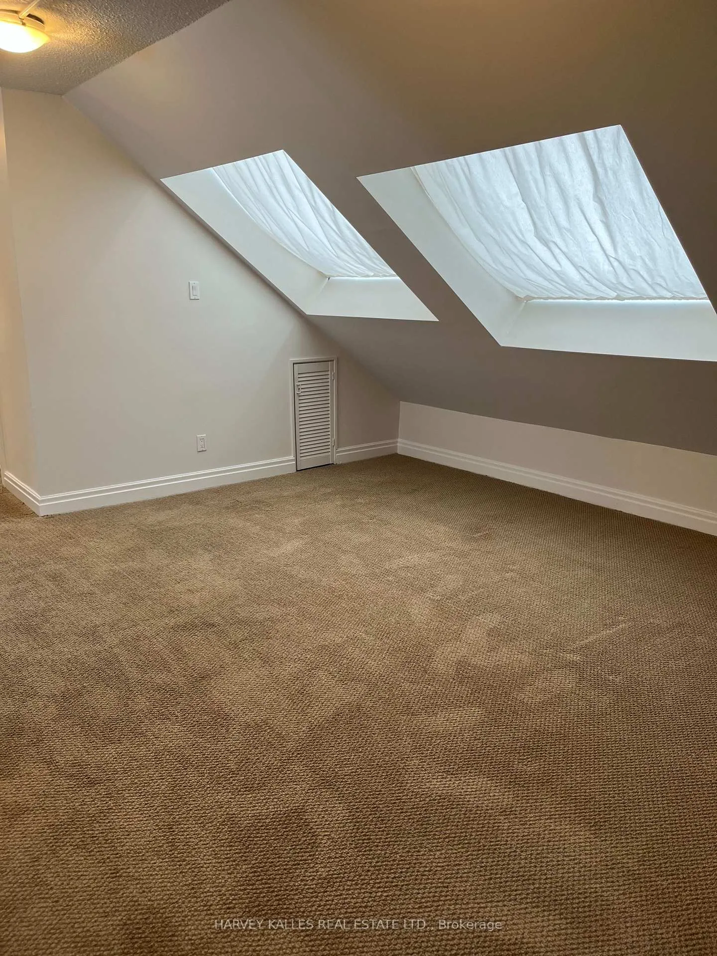 Photo 7 of Unit 3rd Floor, 440 Avenue Road, Toronto, Casa Loma — HOMEH
