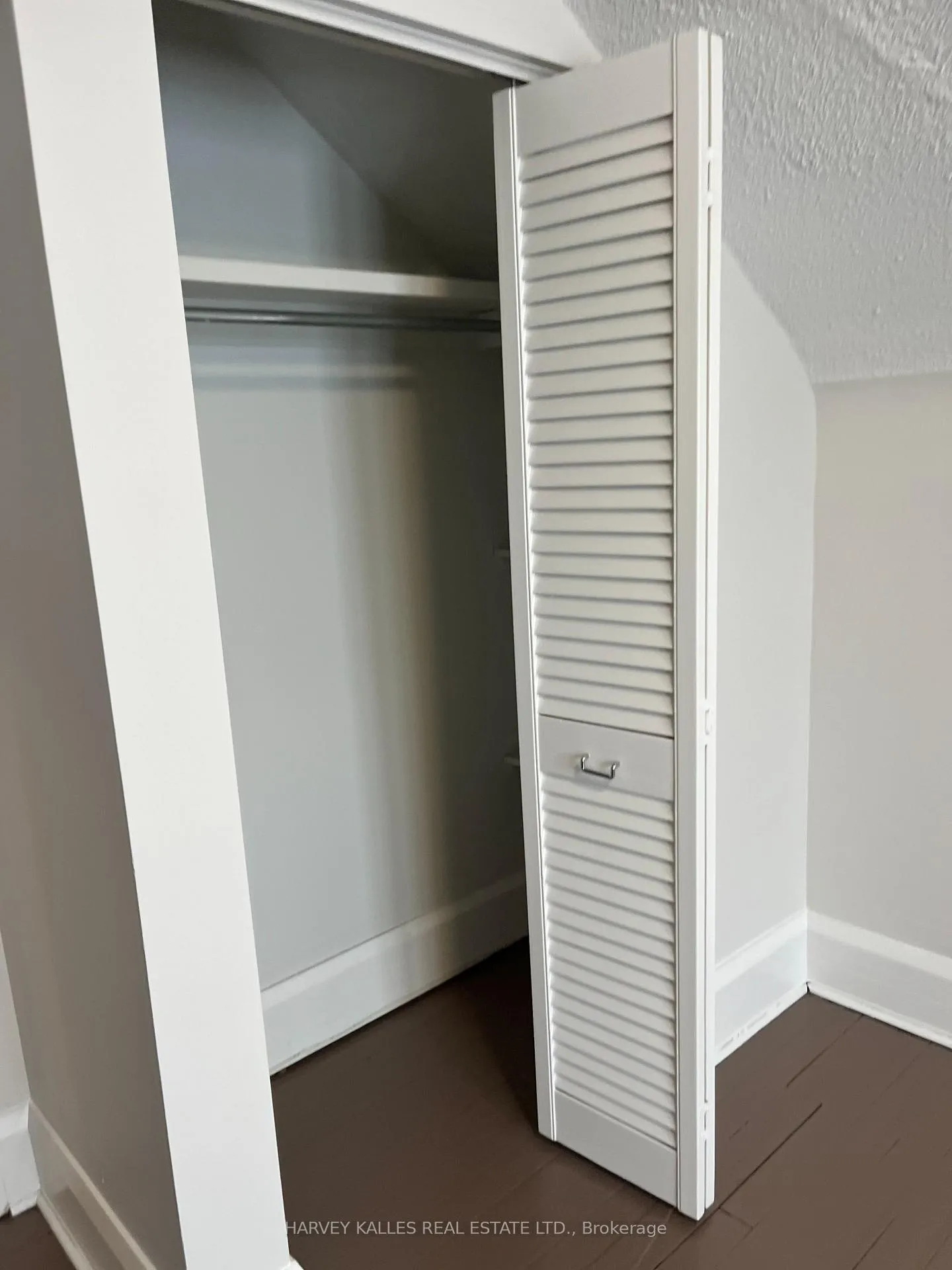 Photo 14 of Unit 3rd Floor, 440 Avenue Road, Toronto, Casa Loma — HOMEH