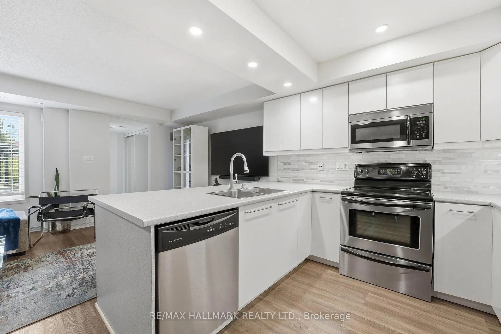Photo 9 of Unit 106, 12 Kay Macpherson Lane, Toronto, South Riverdale — HOMEH
