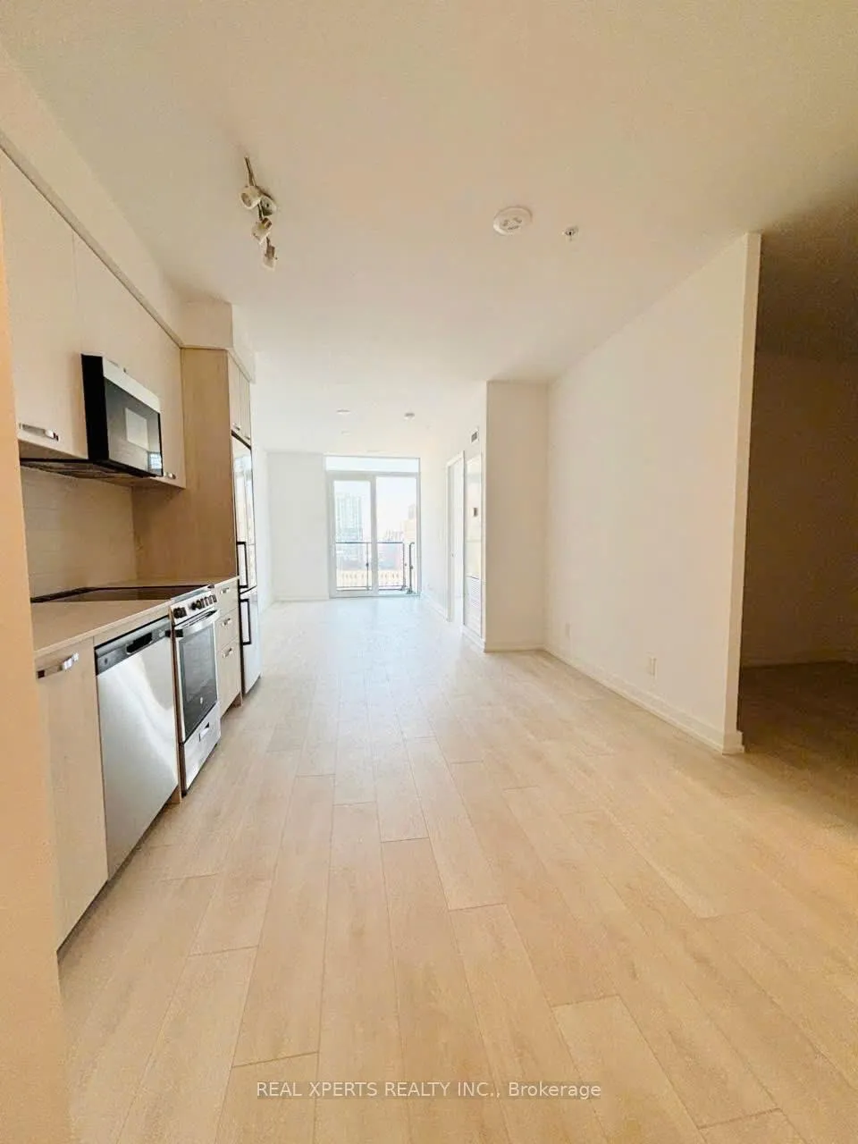 Photo 6 of Unit 1010, 75 James Street S, Hamilton, Corktown — HOMEH