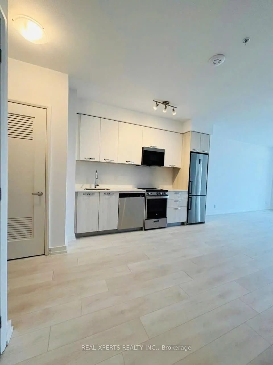 Photo 8 of Unit 1010, 75 James Street S, Hamilton, Corktown — HOMEH