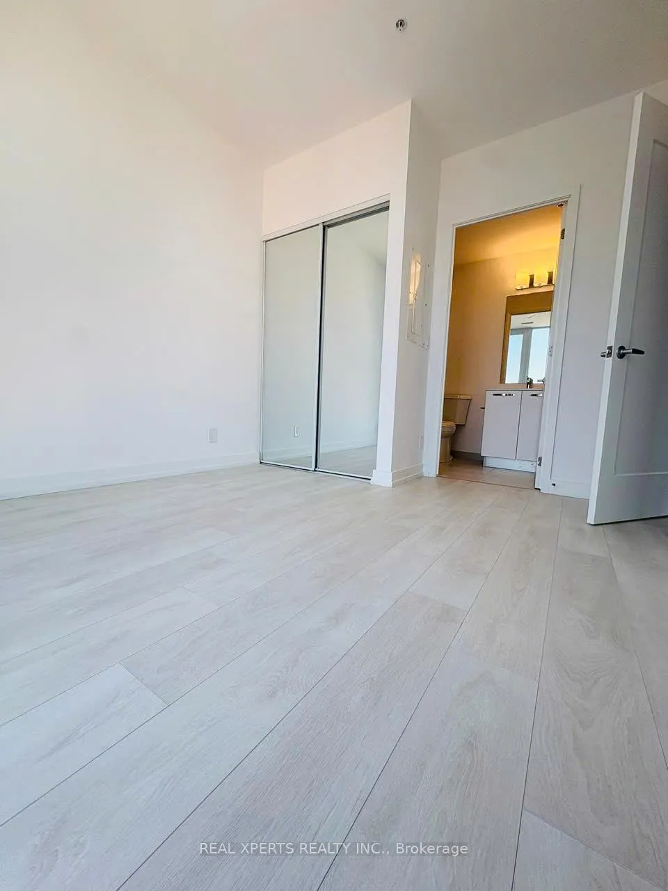 Photo 10 of Unit 1010, 75 James Street S, Hamilton, Corktown — HOMEH