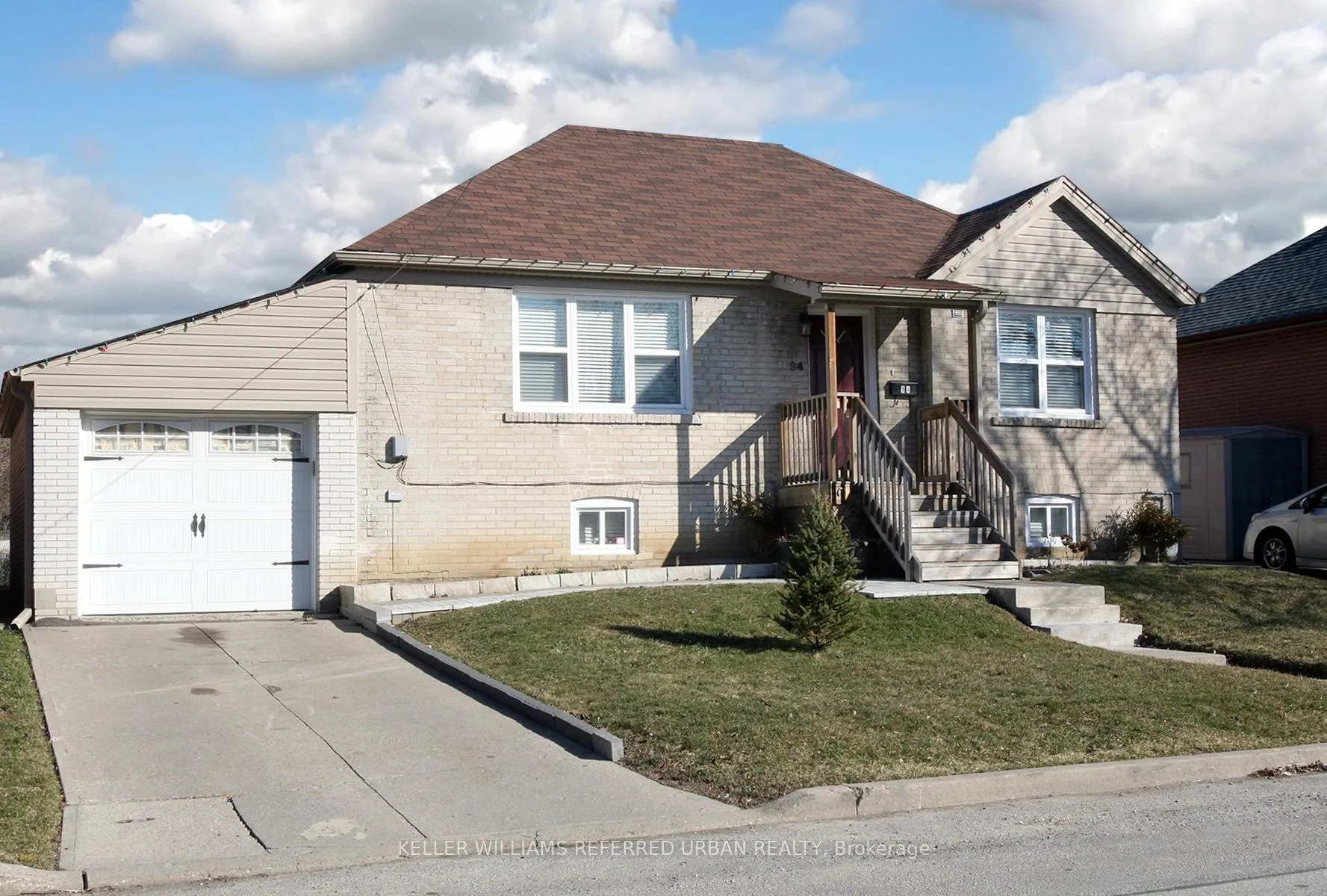Photo 3 of 94 Fairholme Avenue, Toronto, Englemount-Lawrence — HOMEH