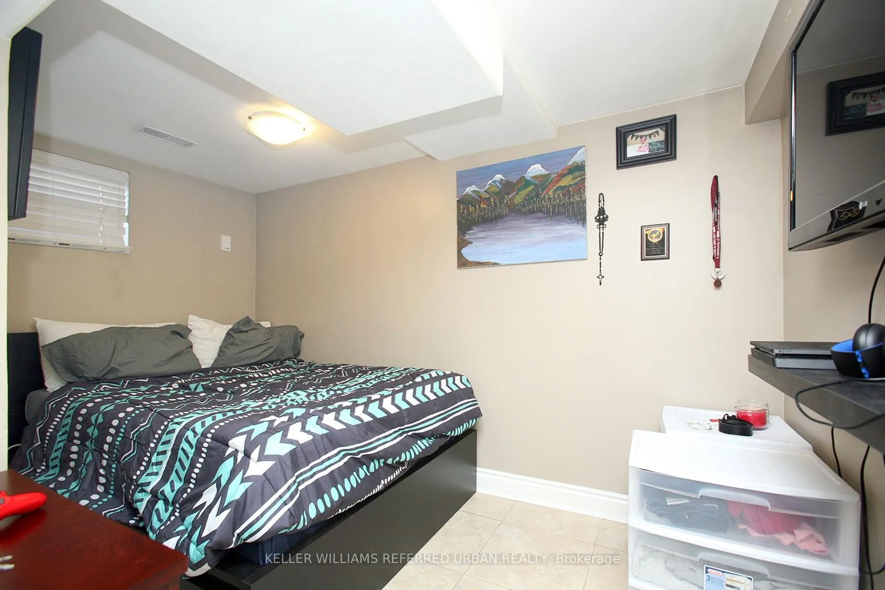Photo 19 of 94 Fairholme Avenue, Toronto, Englemount-Lawrence — HOMEH
