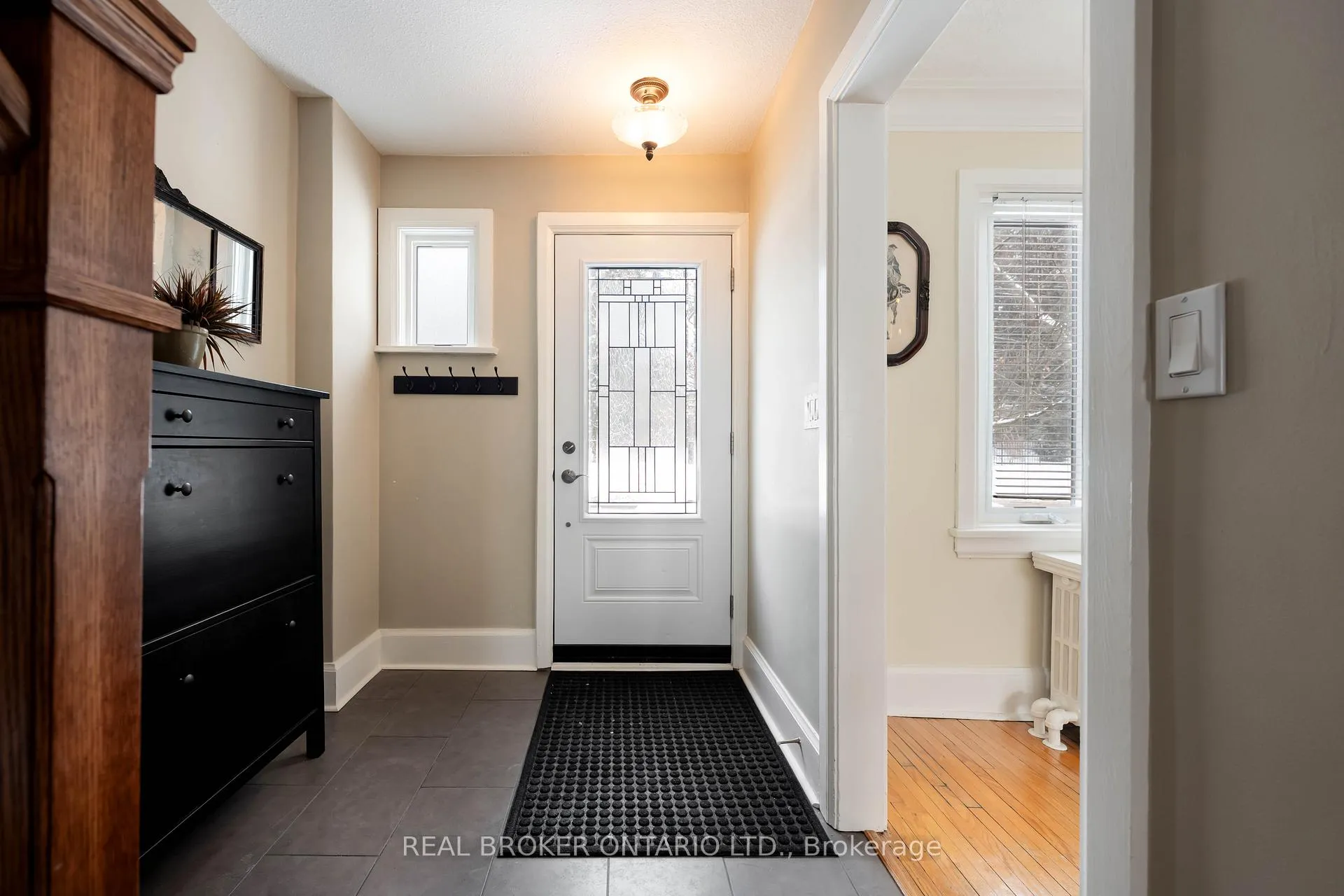 Photo 9 of 84 Queen Street, Guelph, St. George's — HOMEH