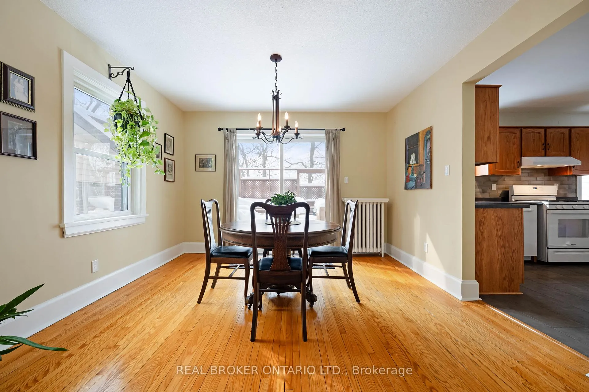 Photo 12 of 84 Queen Street, Guelph, St. George's — HOMEH