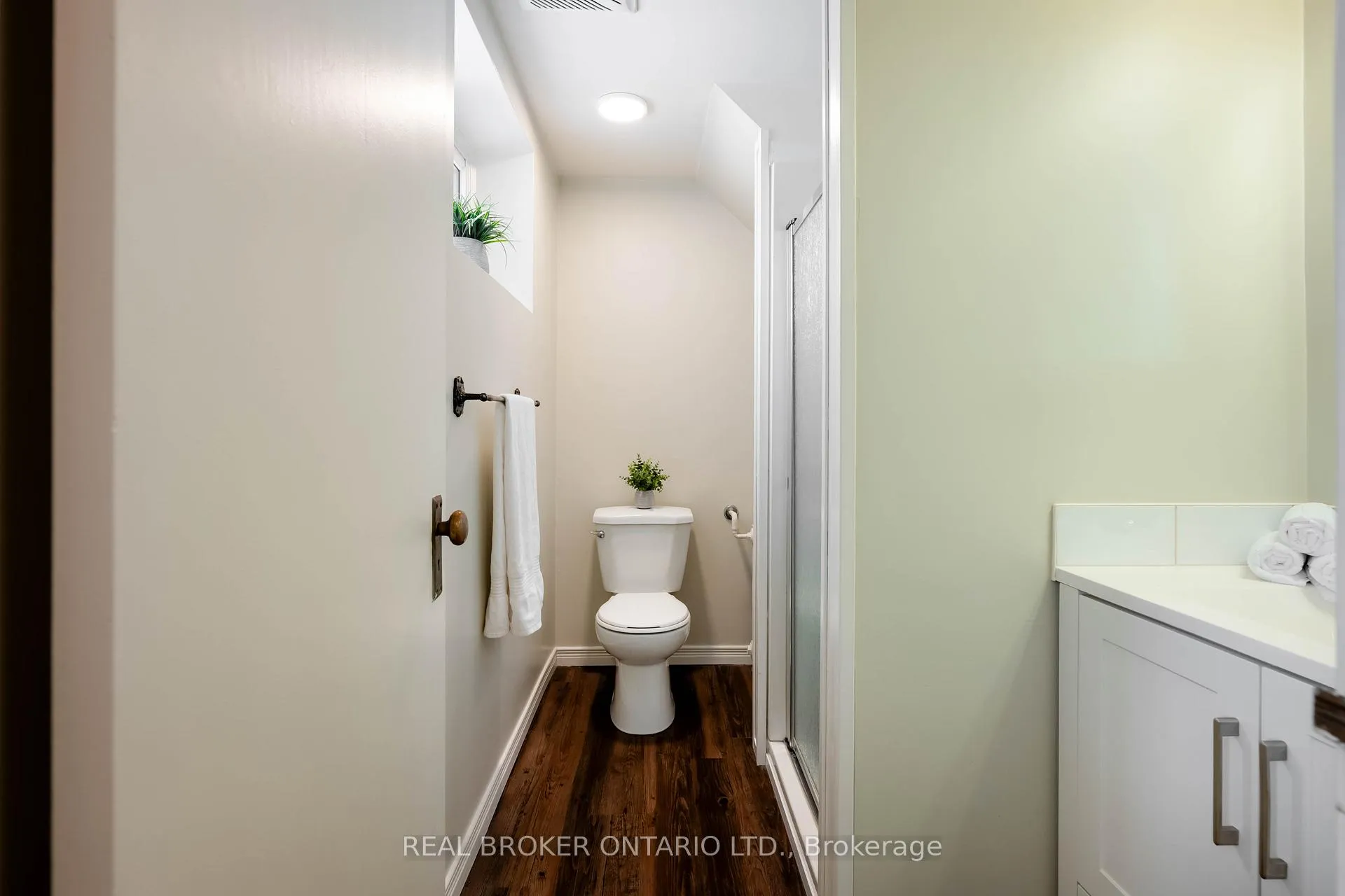 Photo 36 of 84 Queen Street, Guelph, St. George's — HOMEH