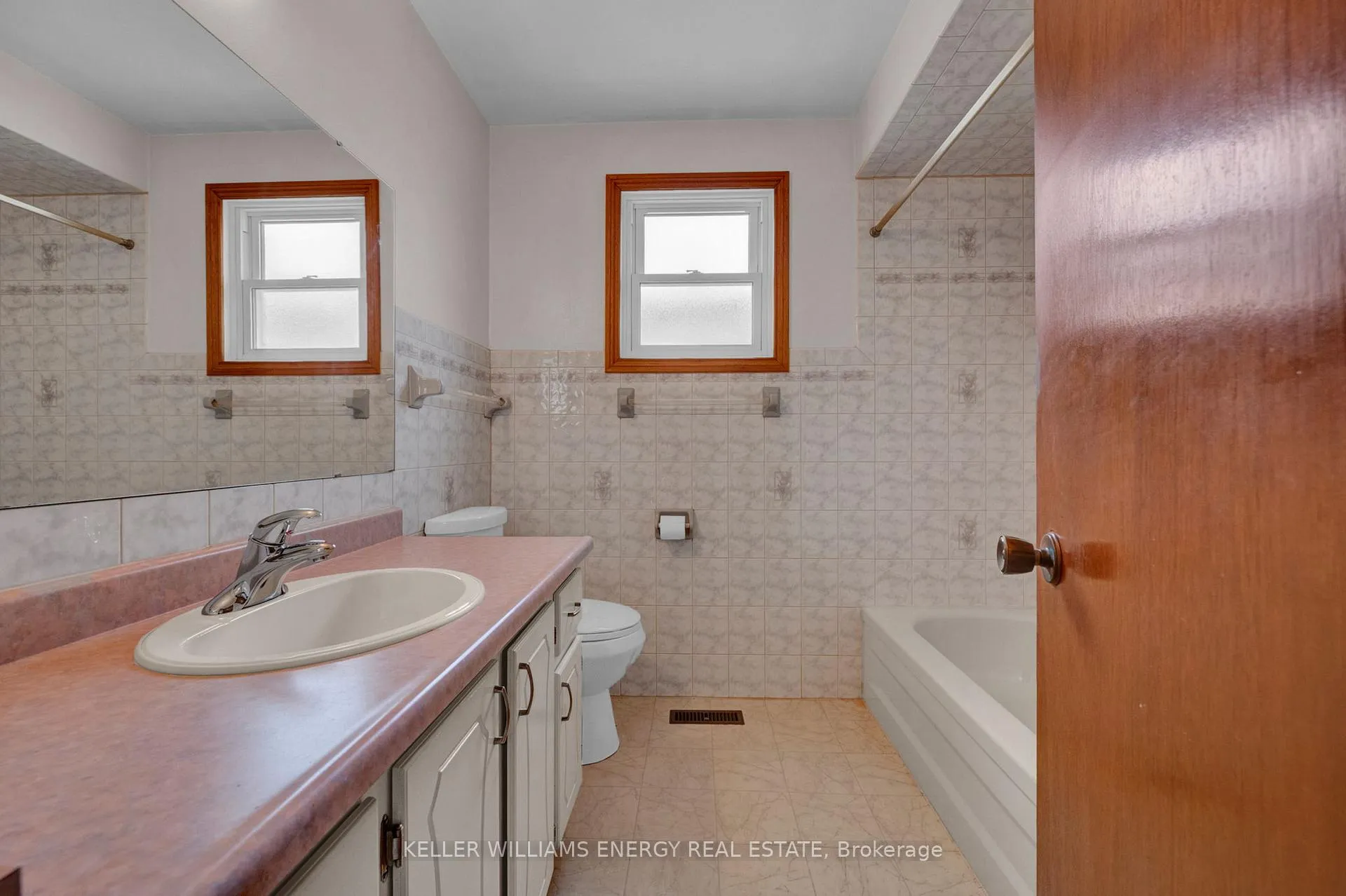 Photo 19 of 183 Gadsby Drive, Whitby, Blue Grass Meadows — HOMEH
