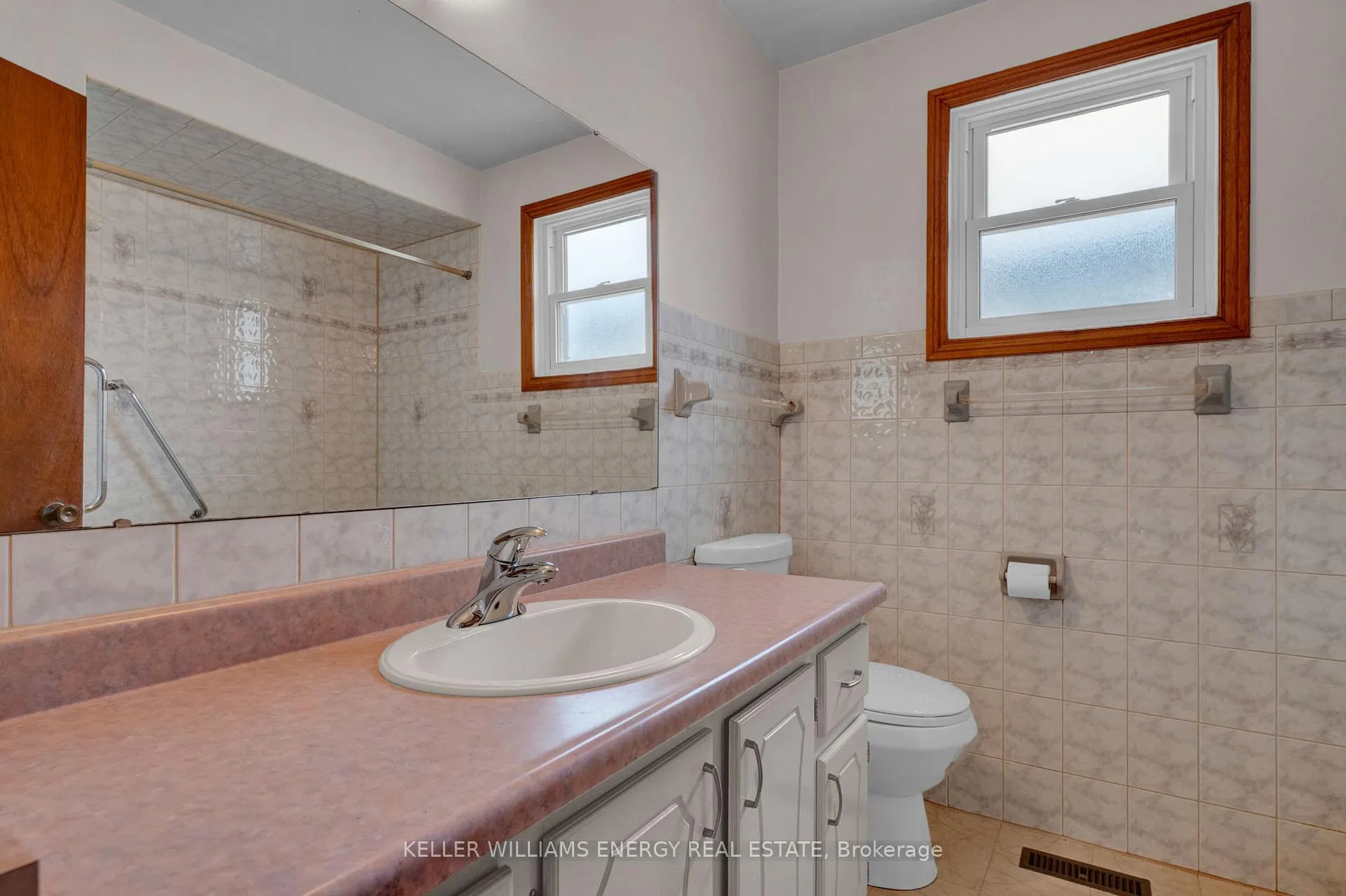 Photo 20 of 183 Gadsby Drive, Whitby, Blue Grass Meadows — HOMEH